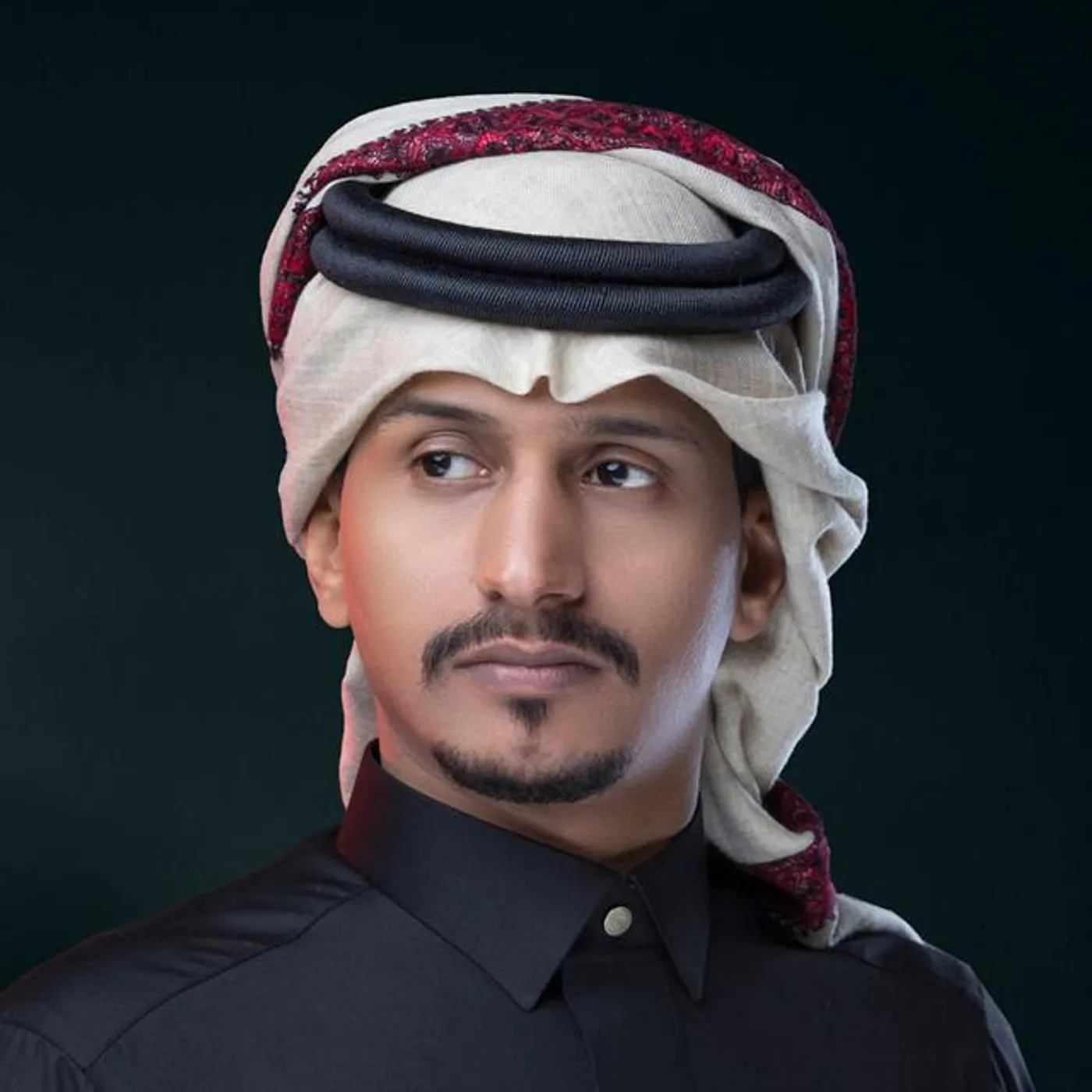 غريب ال مخلص