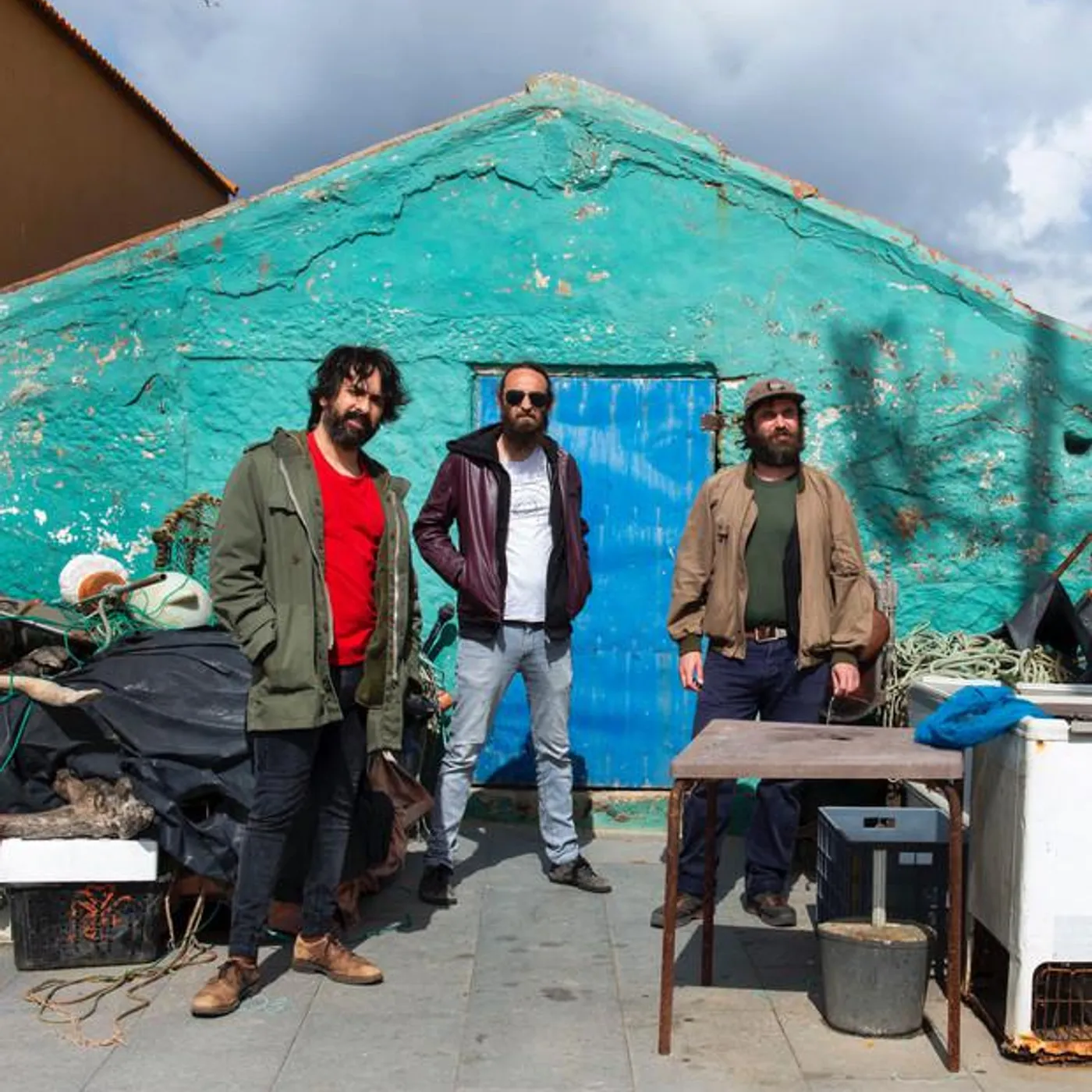 10 000 Russos Brand Page