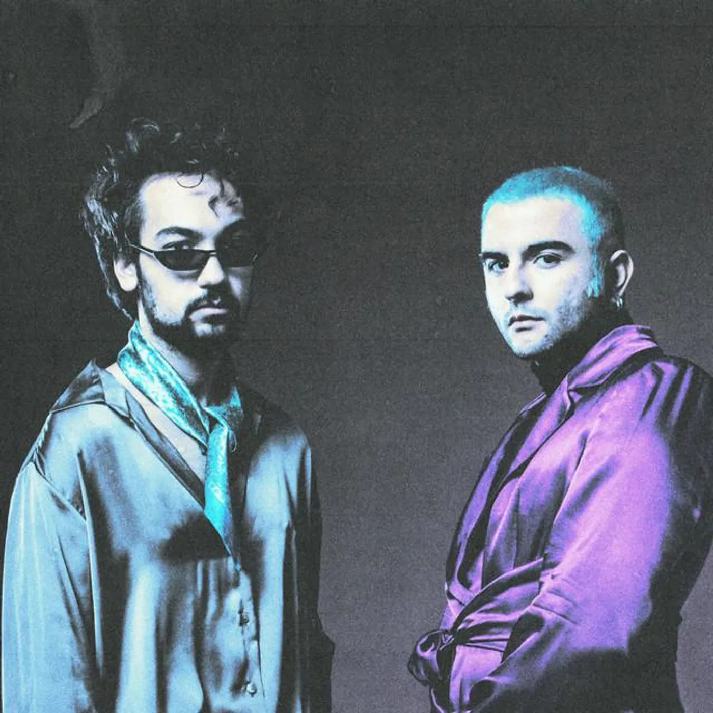 Perdenin Ardındakiler