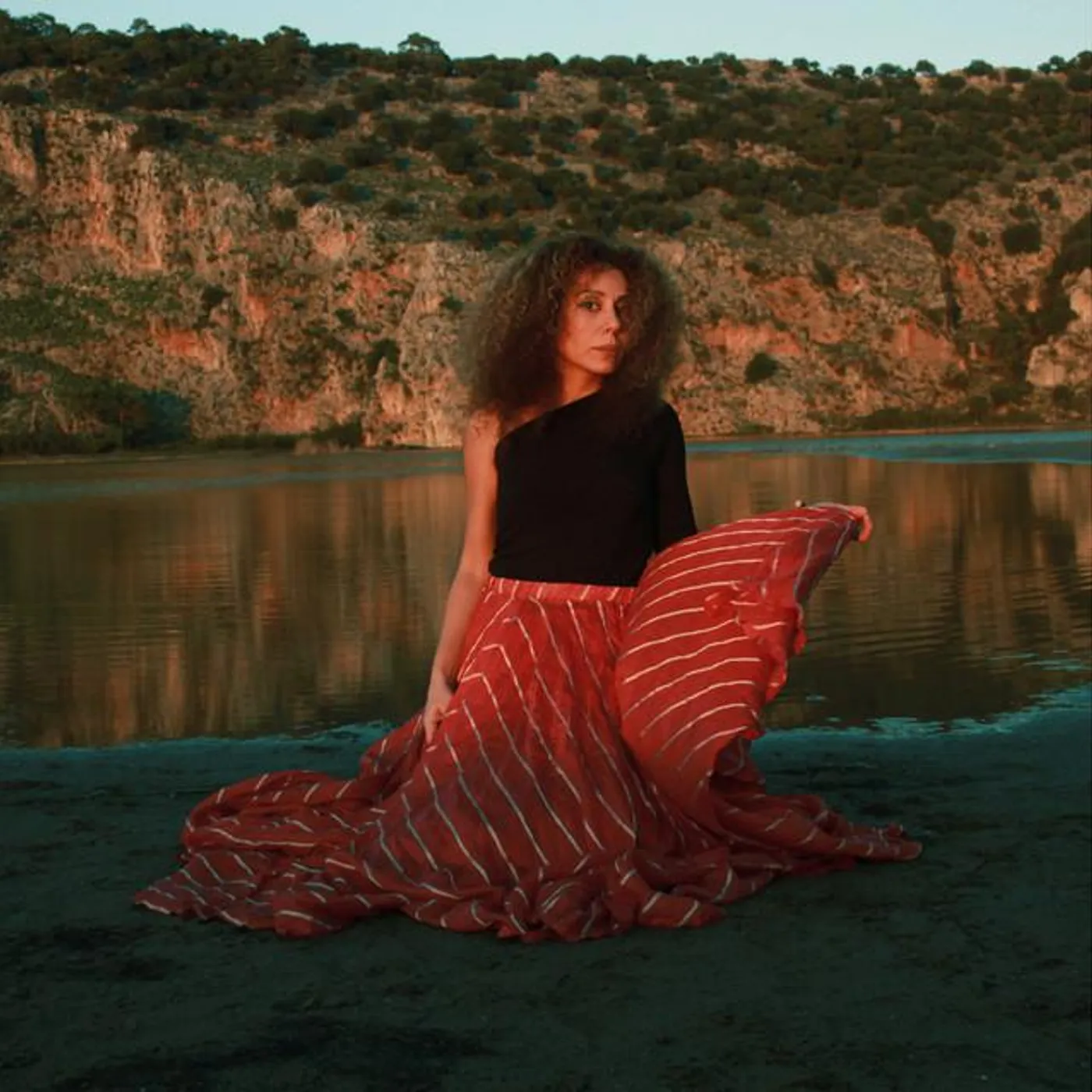 Elif Çağlar Brand Page