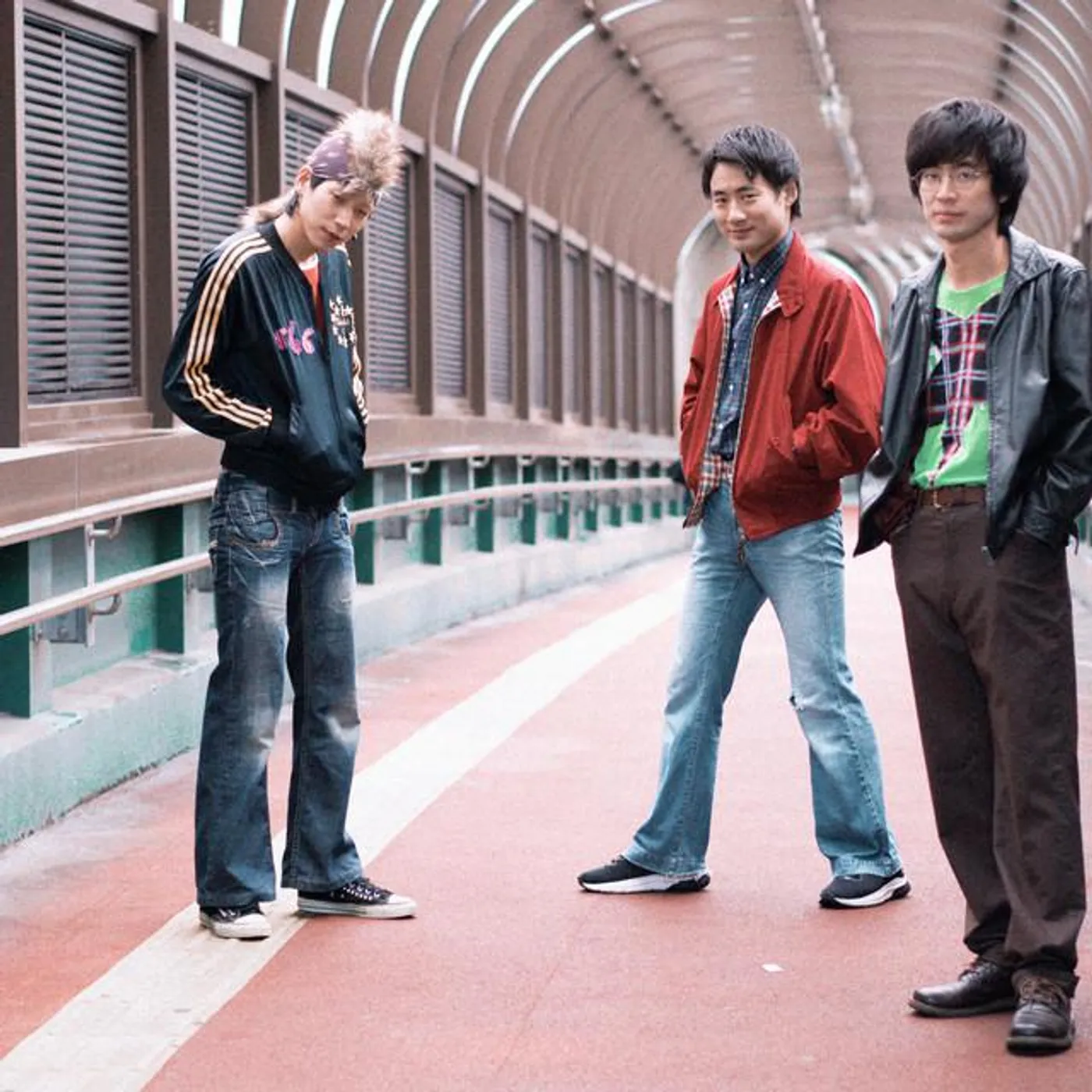 フー・ドゥ・ユー・ラブ Brand Page