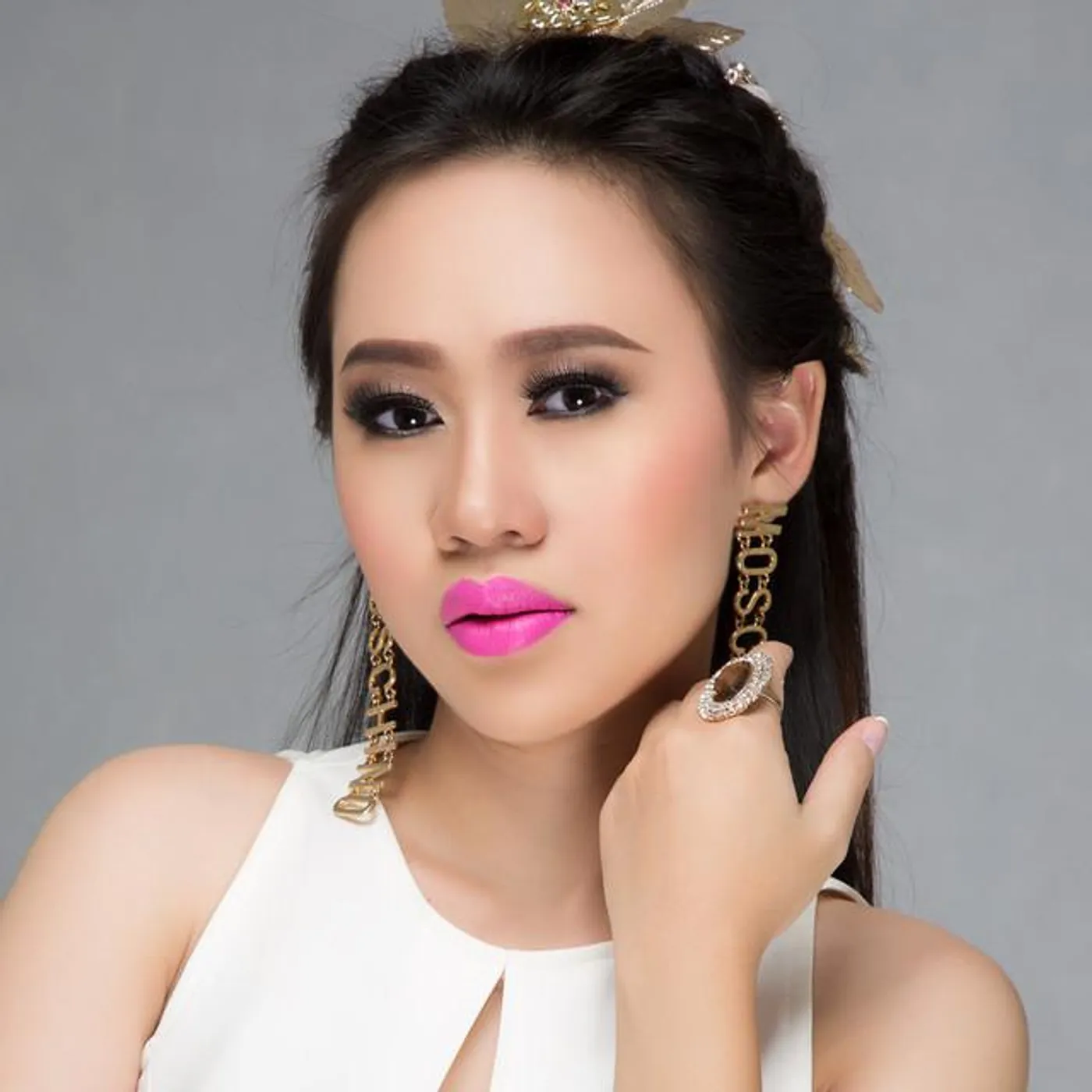 លី អ៊ីវ៉ាធីណា