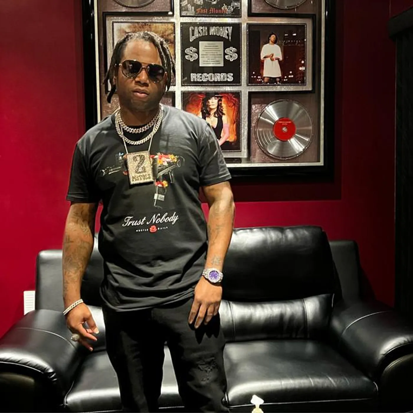 2 Pistols Brand Page