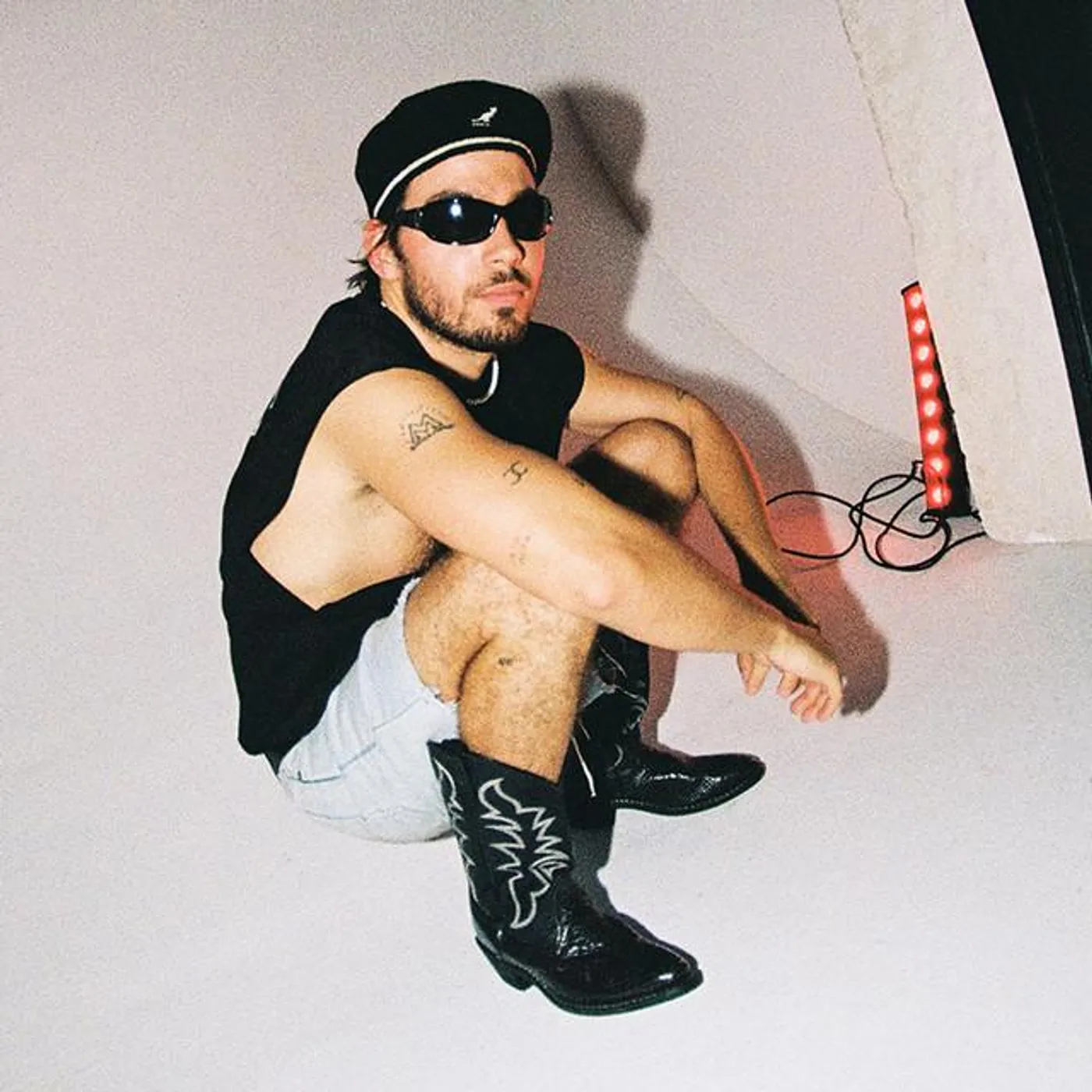 прыгай киска Brand Page