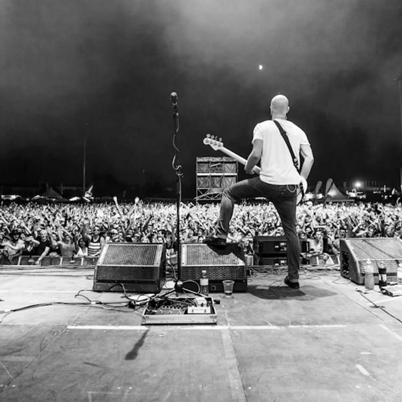 3 Feet Smaller Brand Page