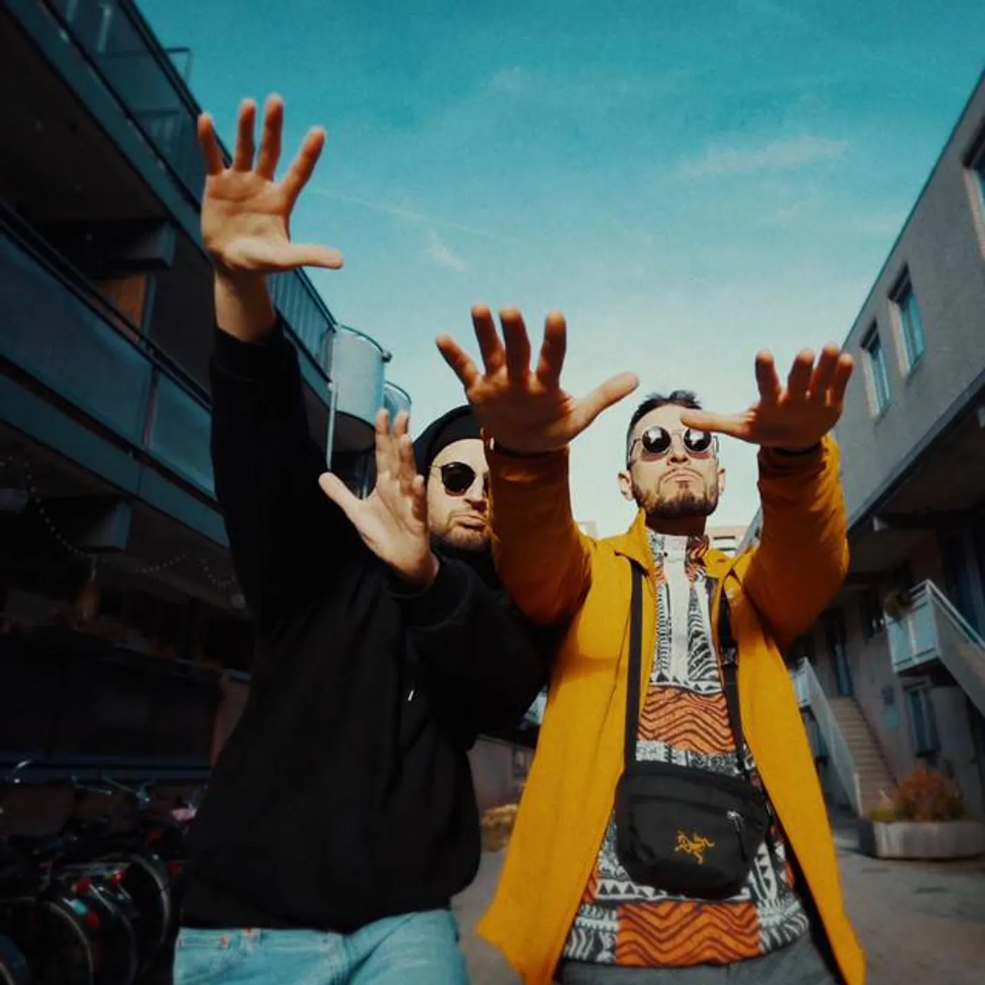 Dwa Sławy Brand Page