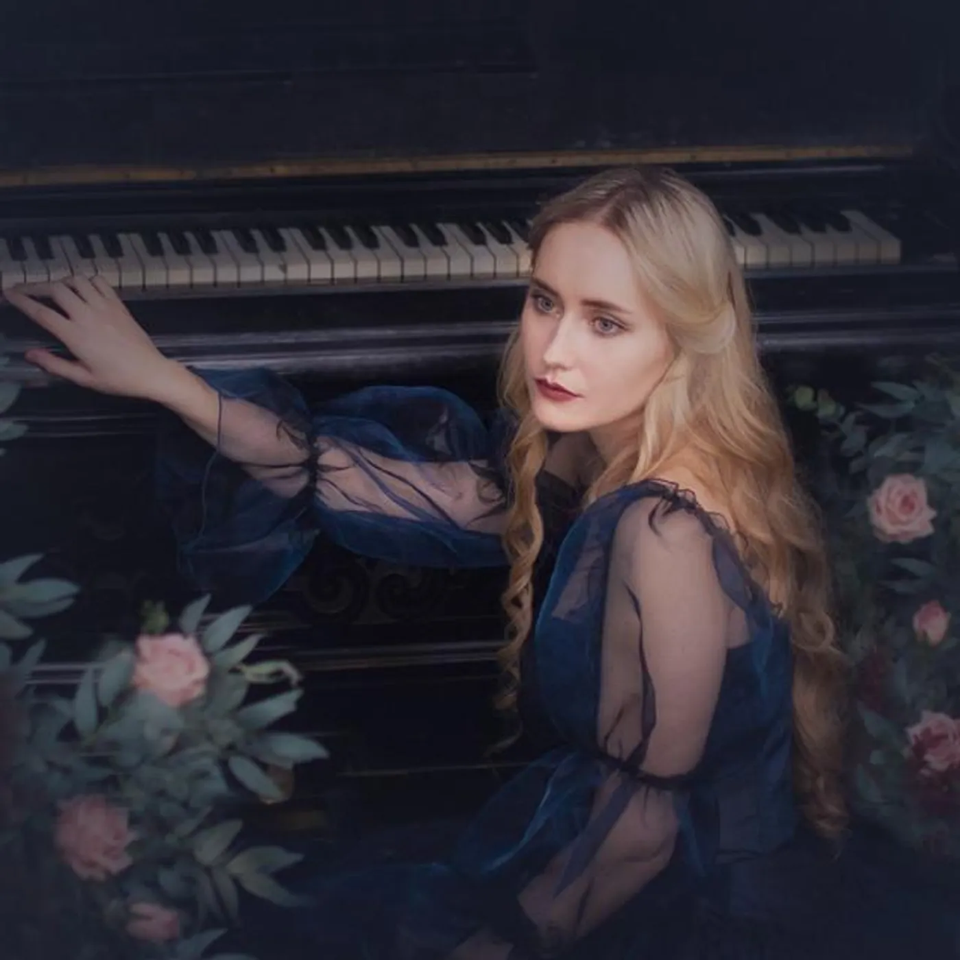 Элли на маковом поле