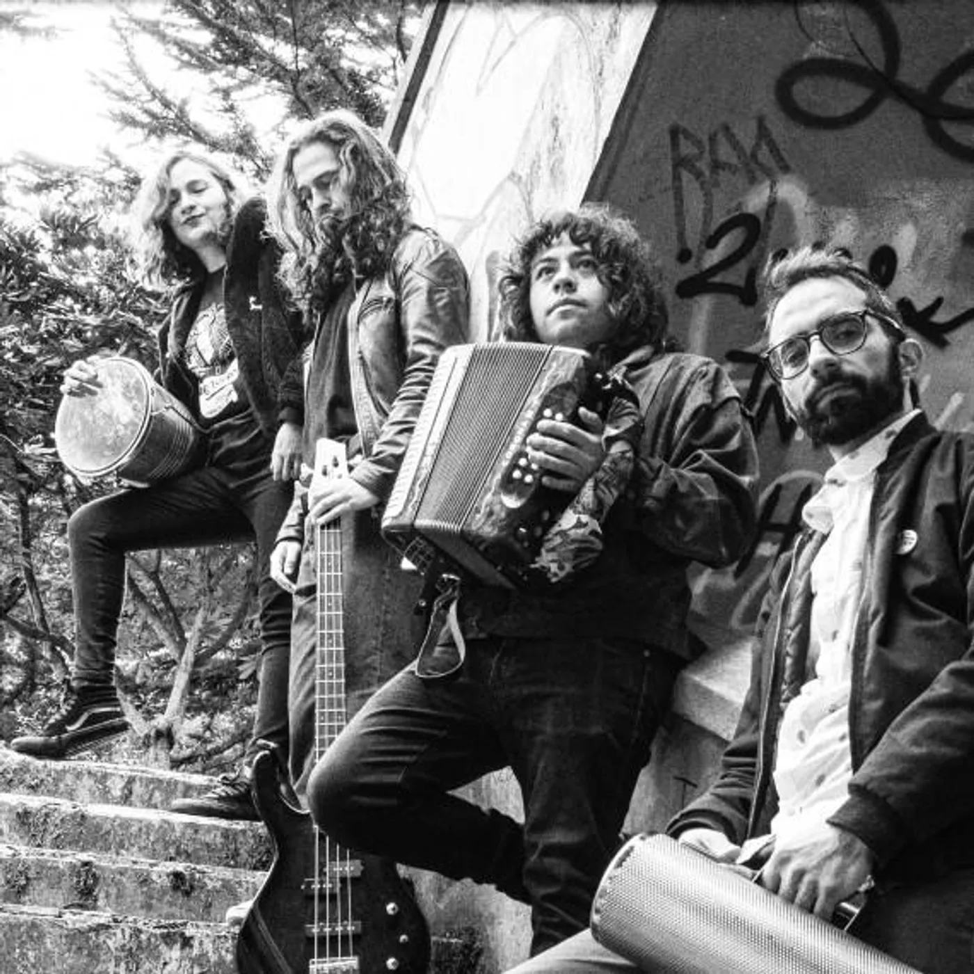 Conjunto Media Luna Brand Page