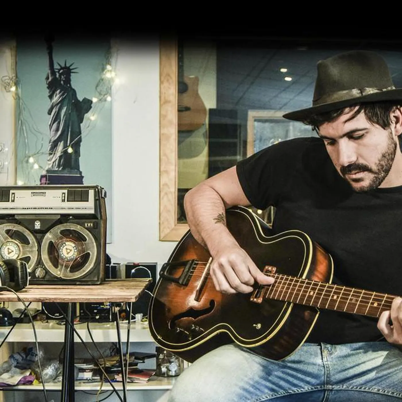 Capitán Cobarde Brand Page