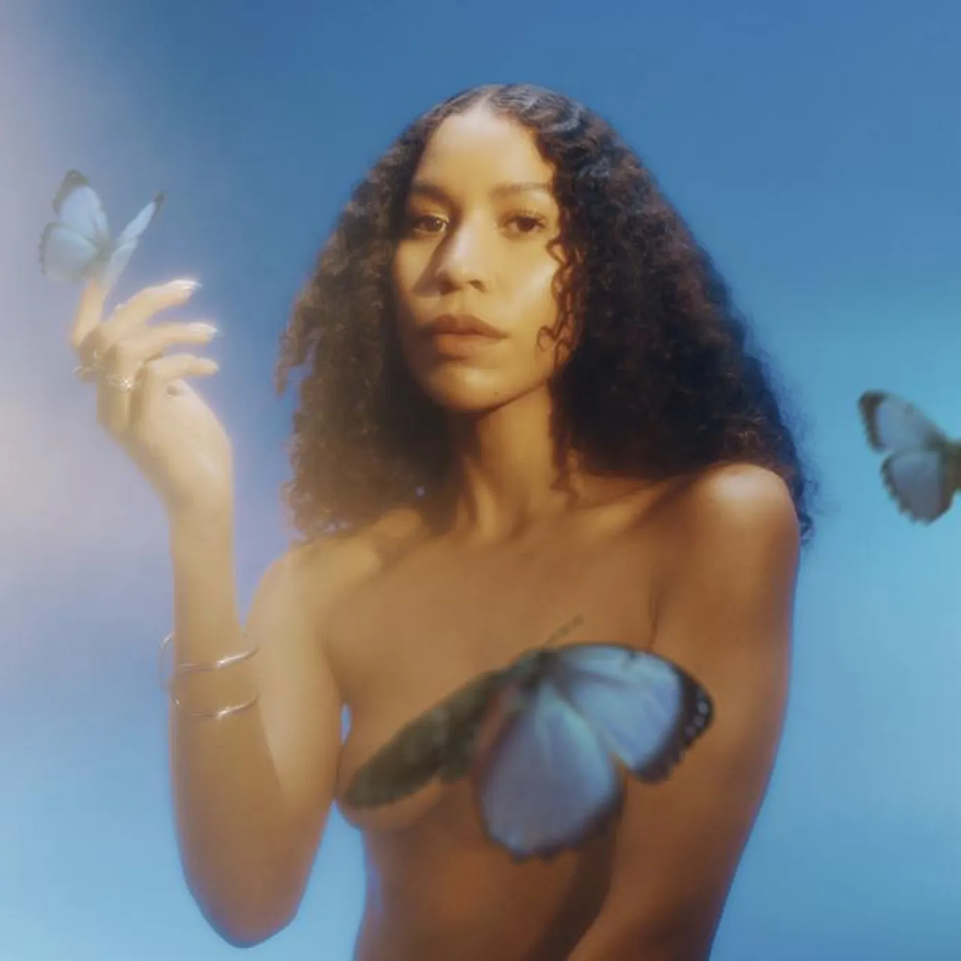 Charlotte Dos Santos Brand Page