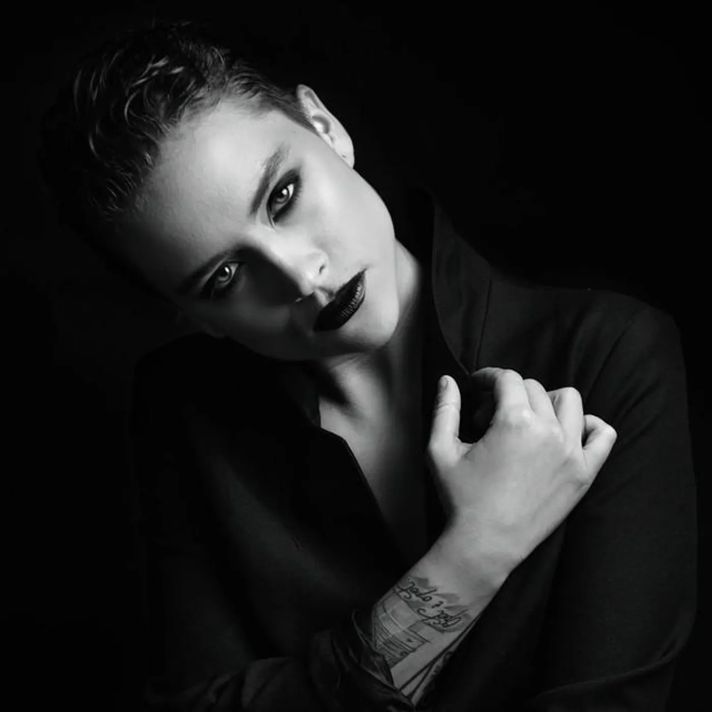 Chelsea Hart Brand Page