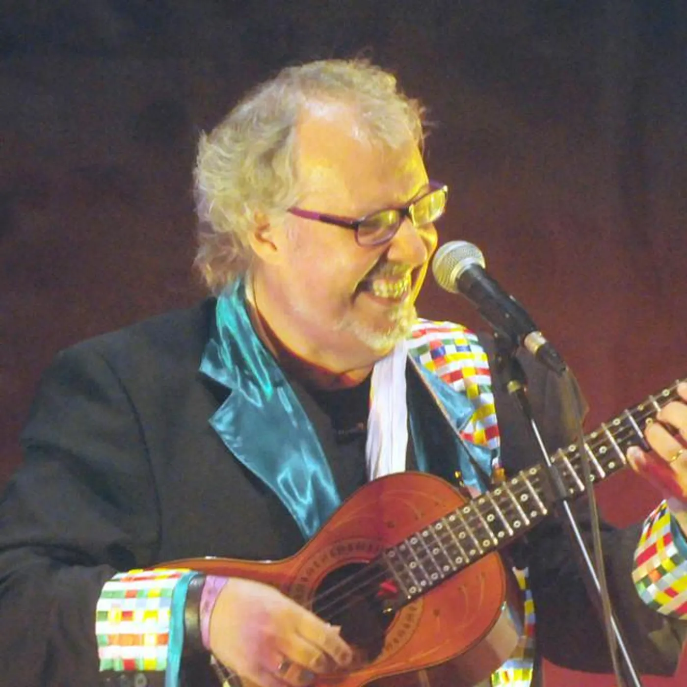 Chico Lobo Brand Page