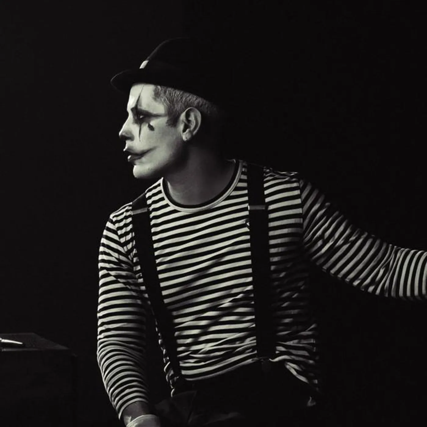 Christian Chávez Brand Page