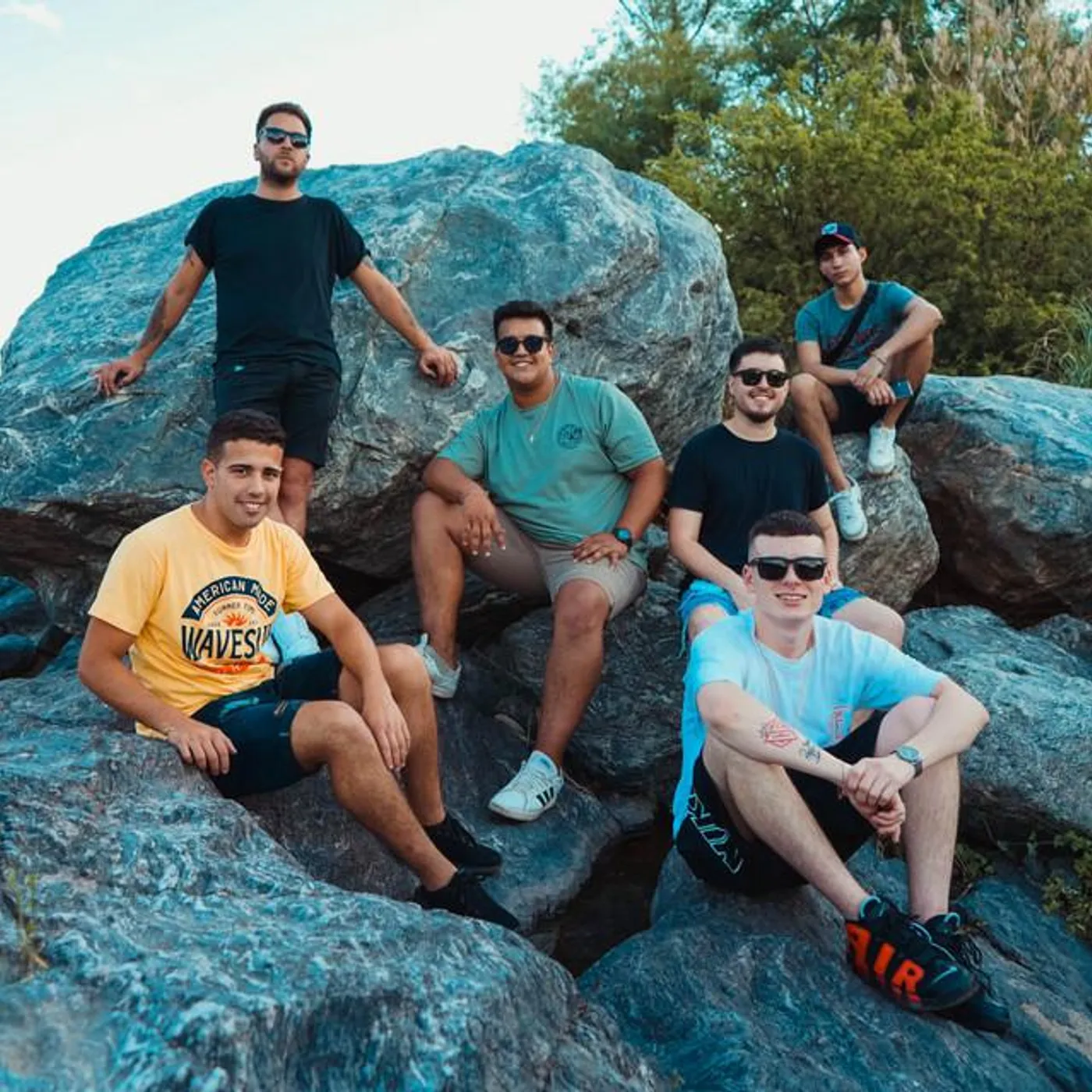 Cumbia a Fondo Brand Page