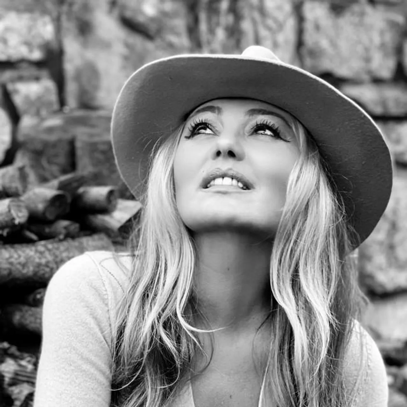 Amaia Montero Brand Page