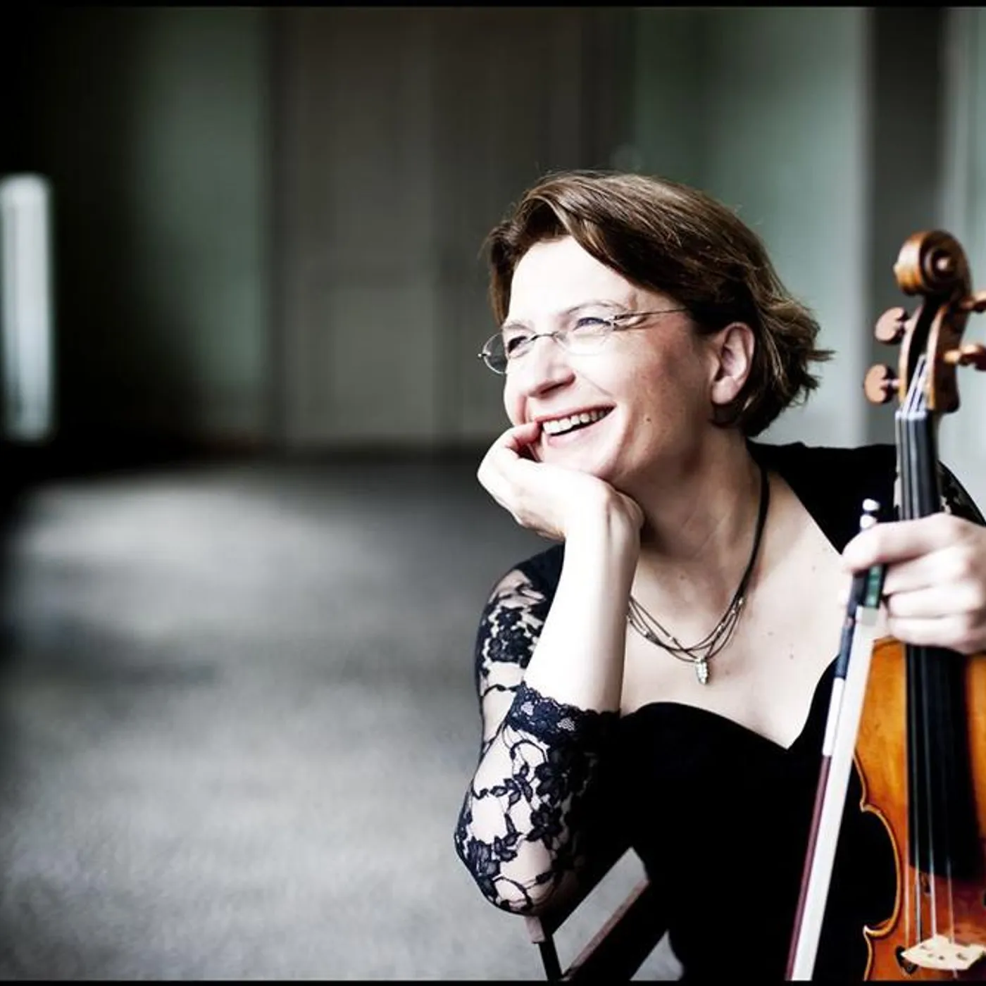 Antje Weithaas Brand Page