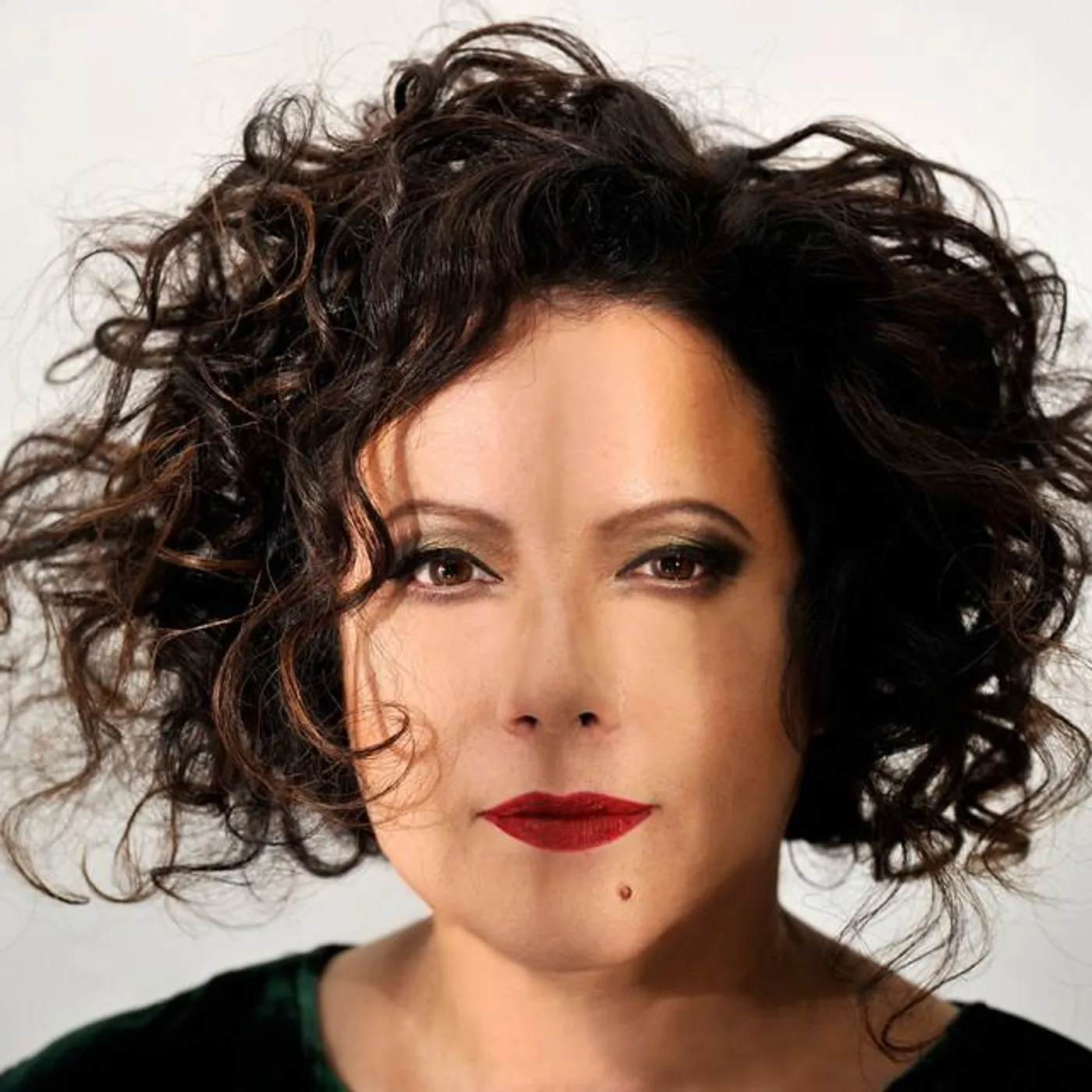 Antonella Ruggiero Brand Page