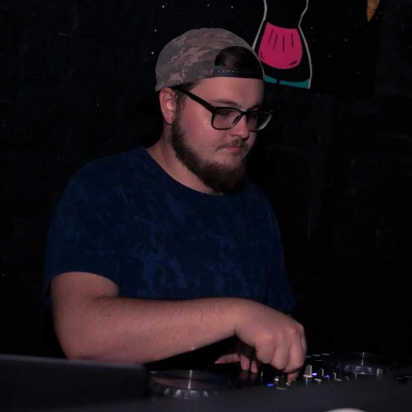 Andrés Moris Brand Page