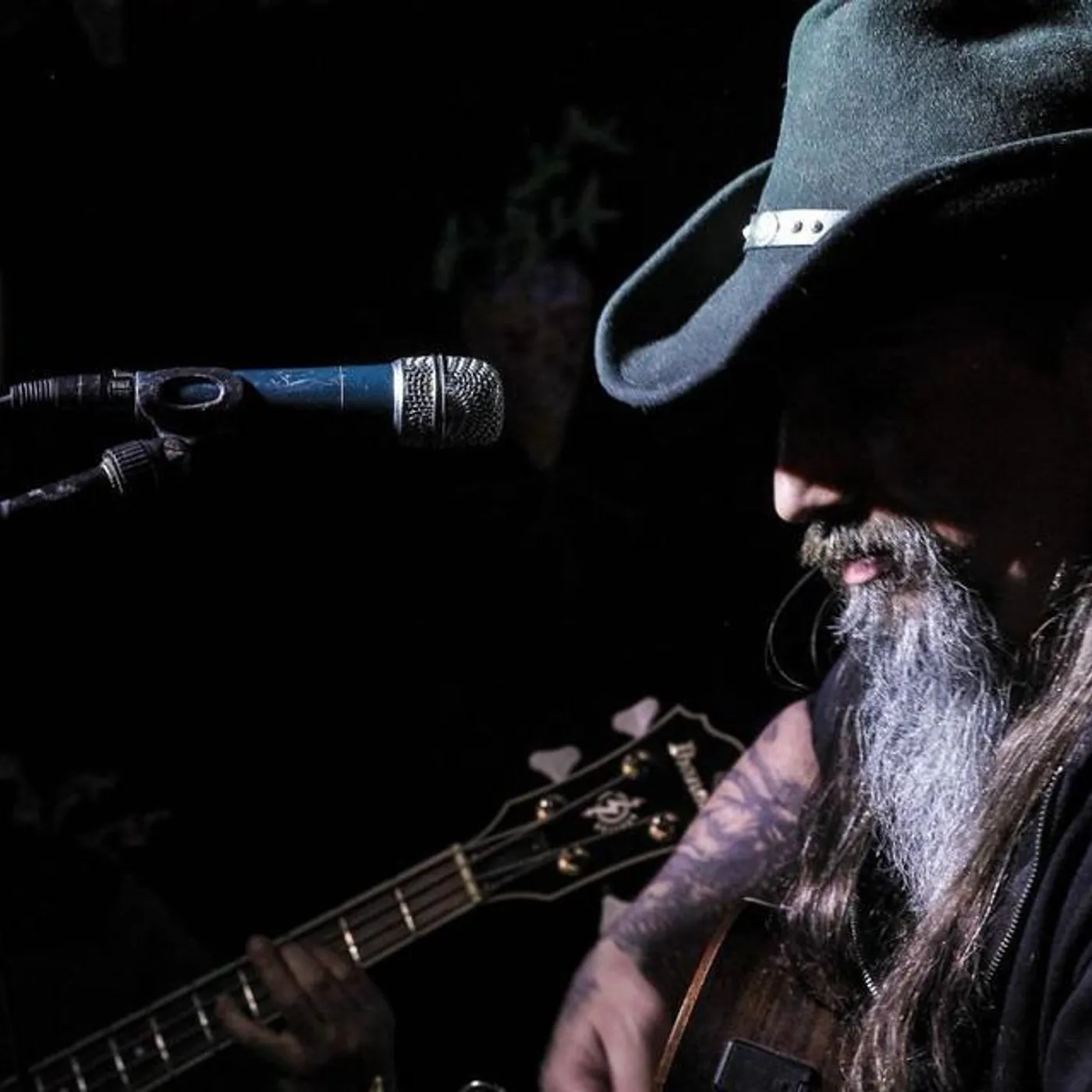 Andrés Lecaros y los Forajidos Brand Page