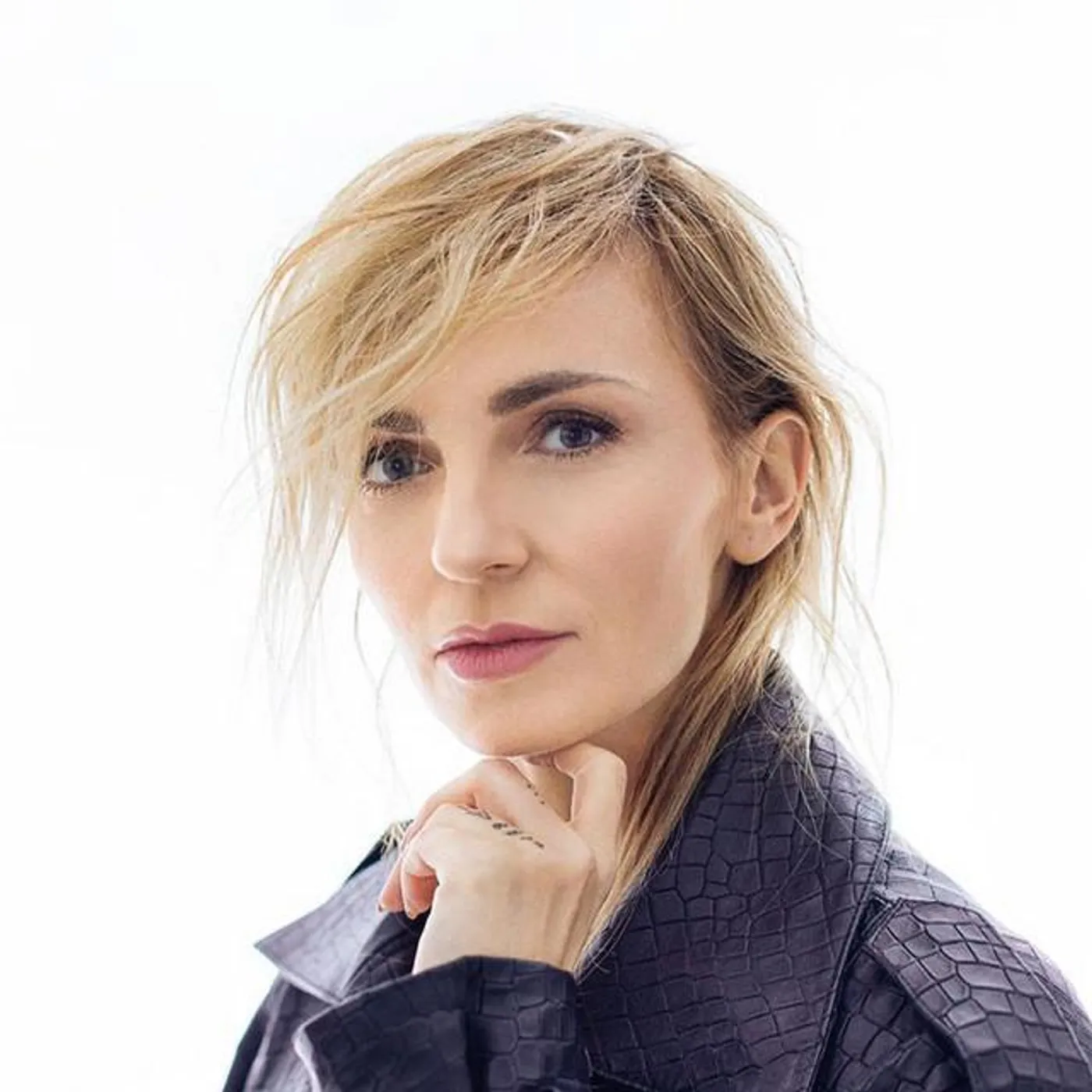 Anna Wyszkoni Brand Page