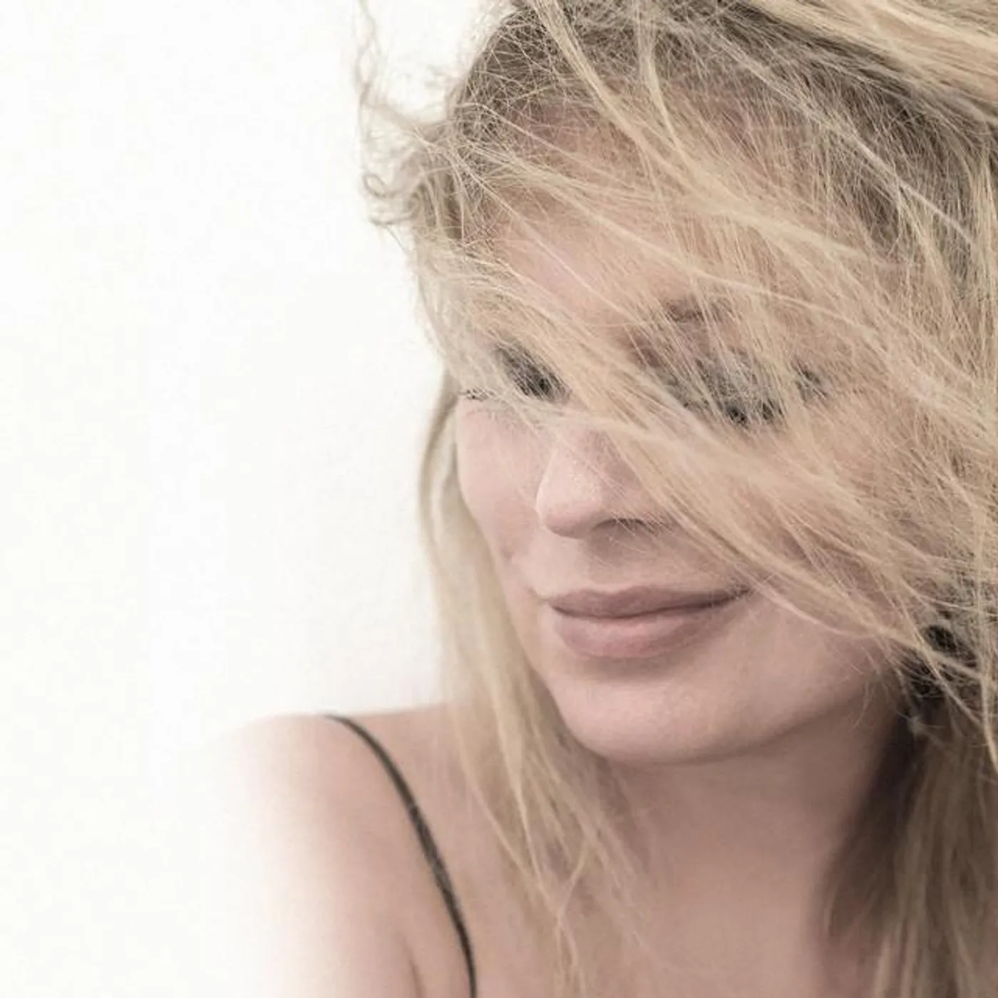 Anna Maria Jopek Brand Page