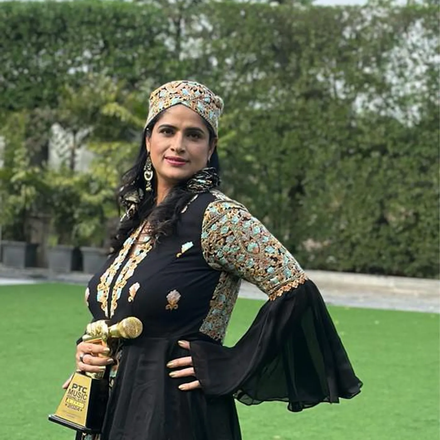 Aabha Hanjura Brand Page