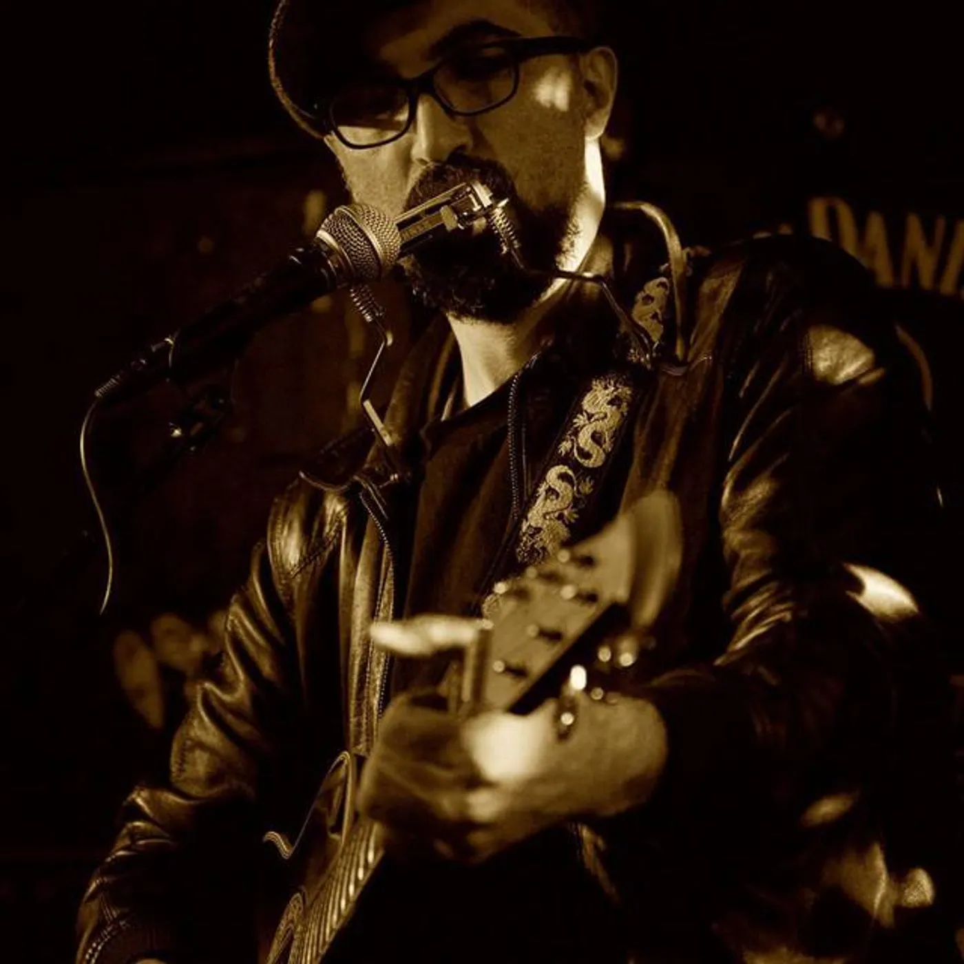 Abdi Behravanfar & Mud Band Brand Page