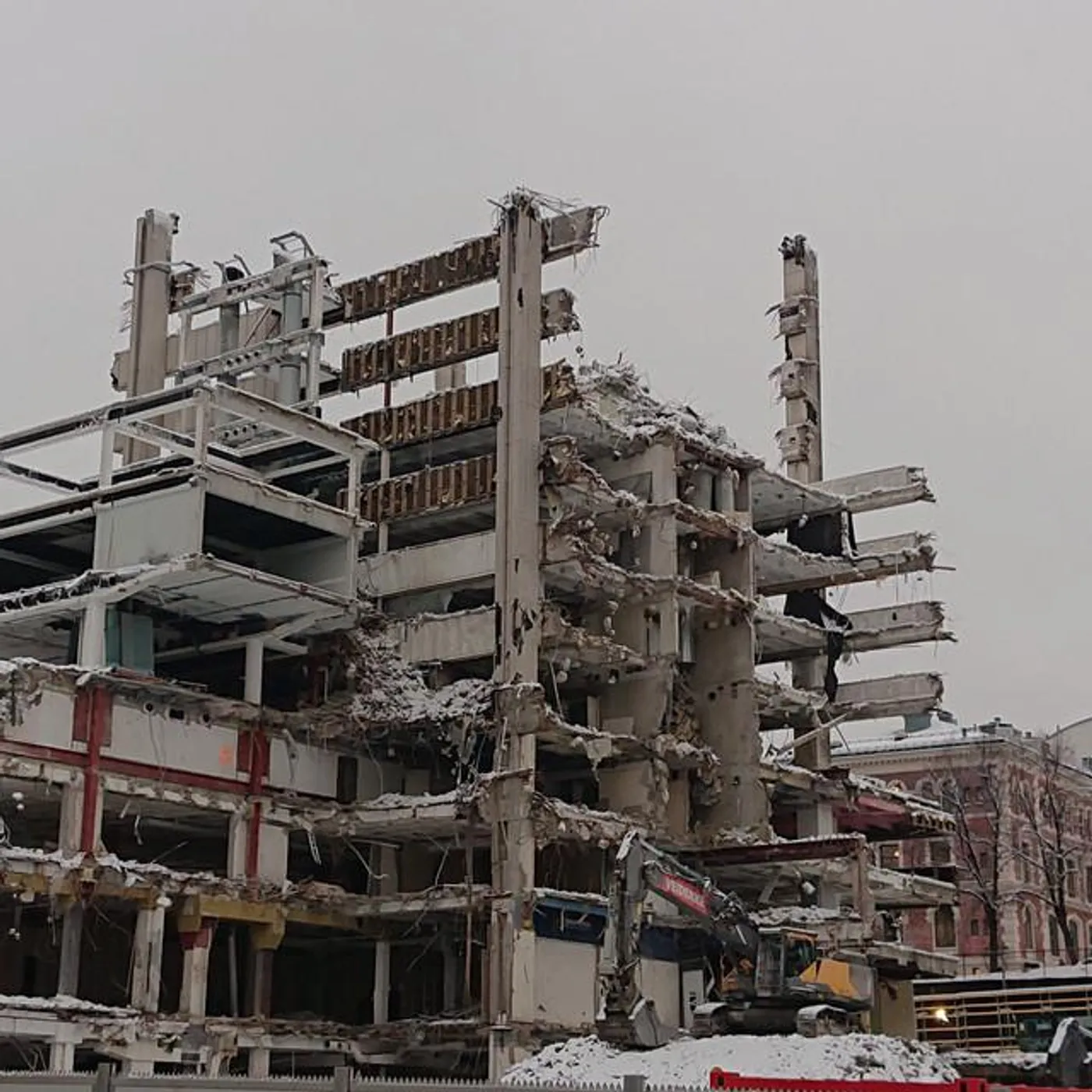 adrian cox & 'lys assia' Brand Page