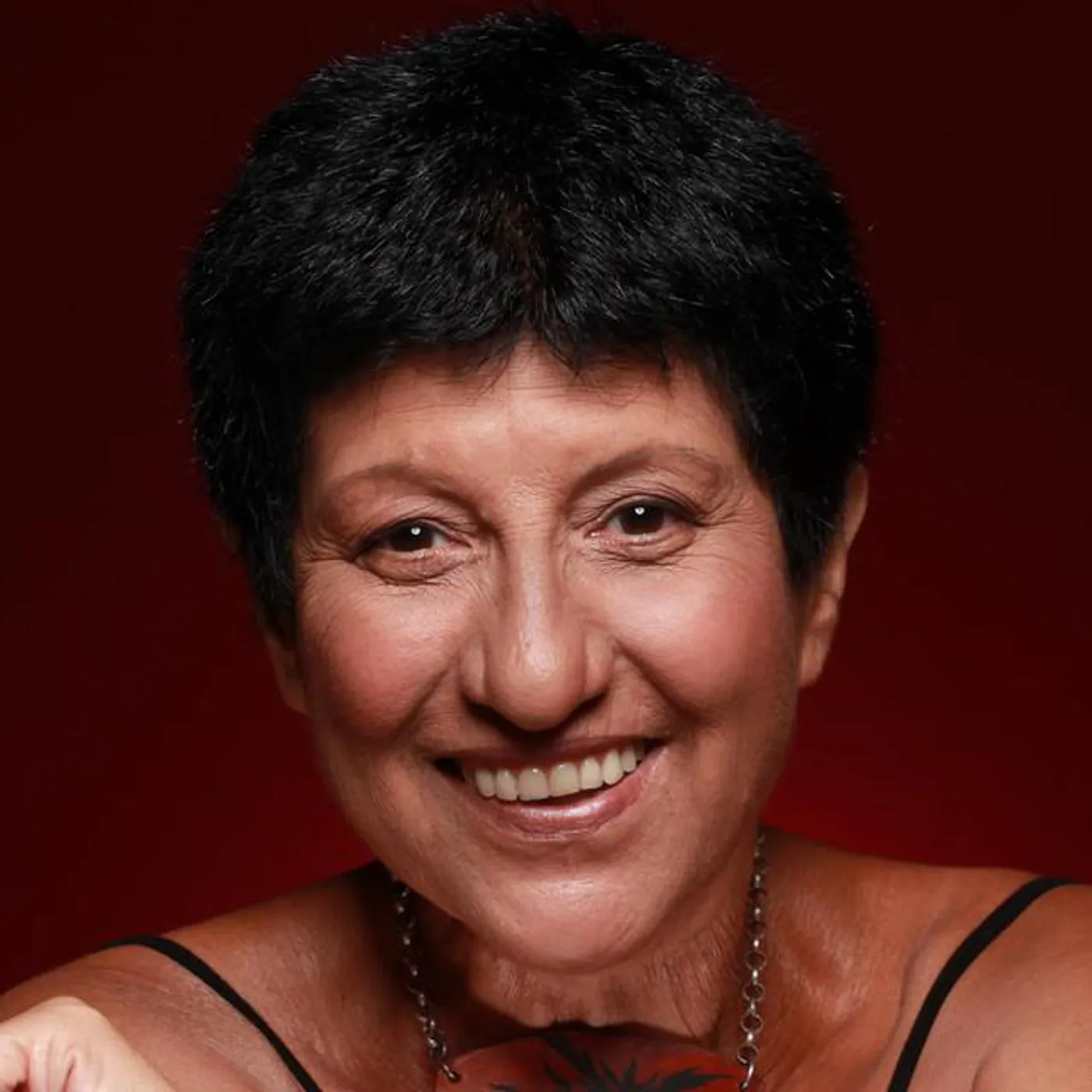 Ahuva Ozeri Brand Page