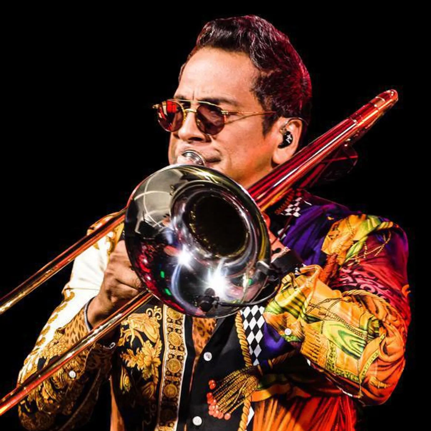 Alberto Barros Brand Page