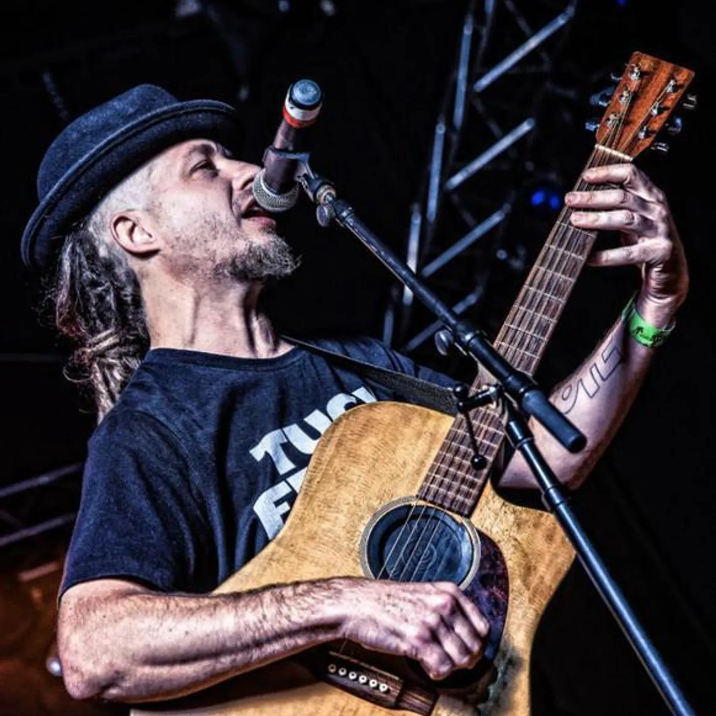 Alcyon Massive Brand Page