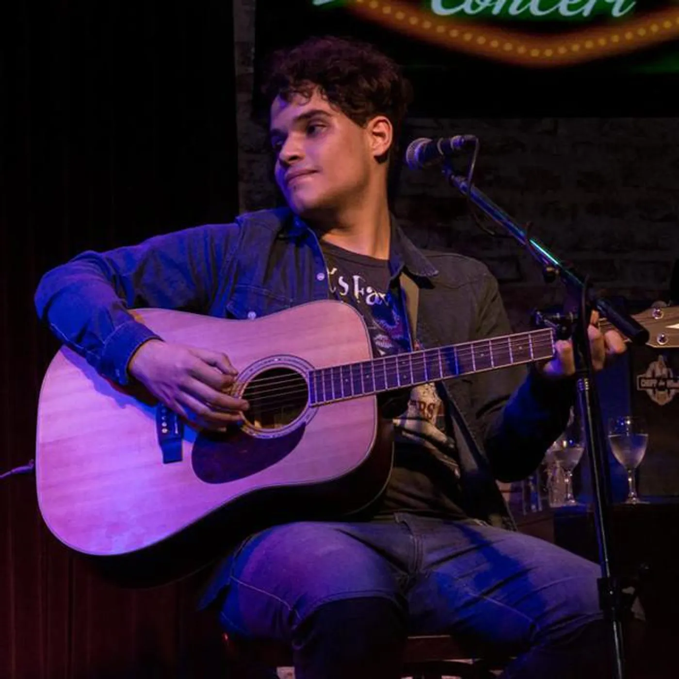 Alejo Dueñas Brand Page