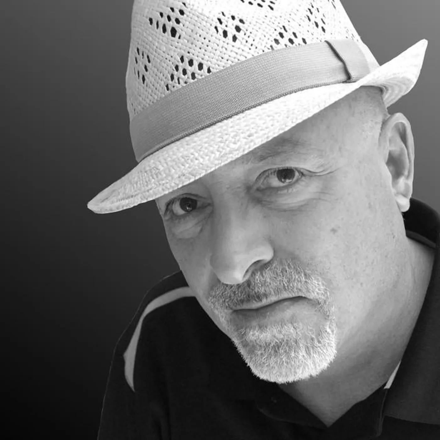 Alejandro Alonso Brand Page