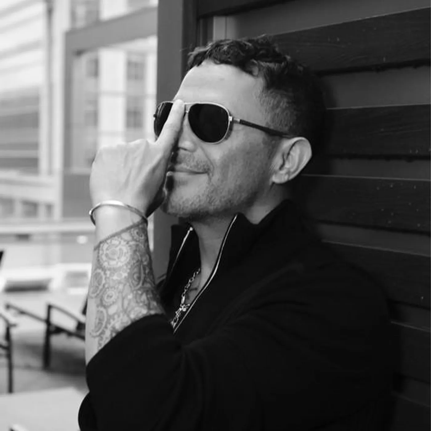 Alejandro Sanz Brand Page