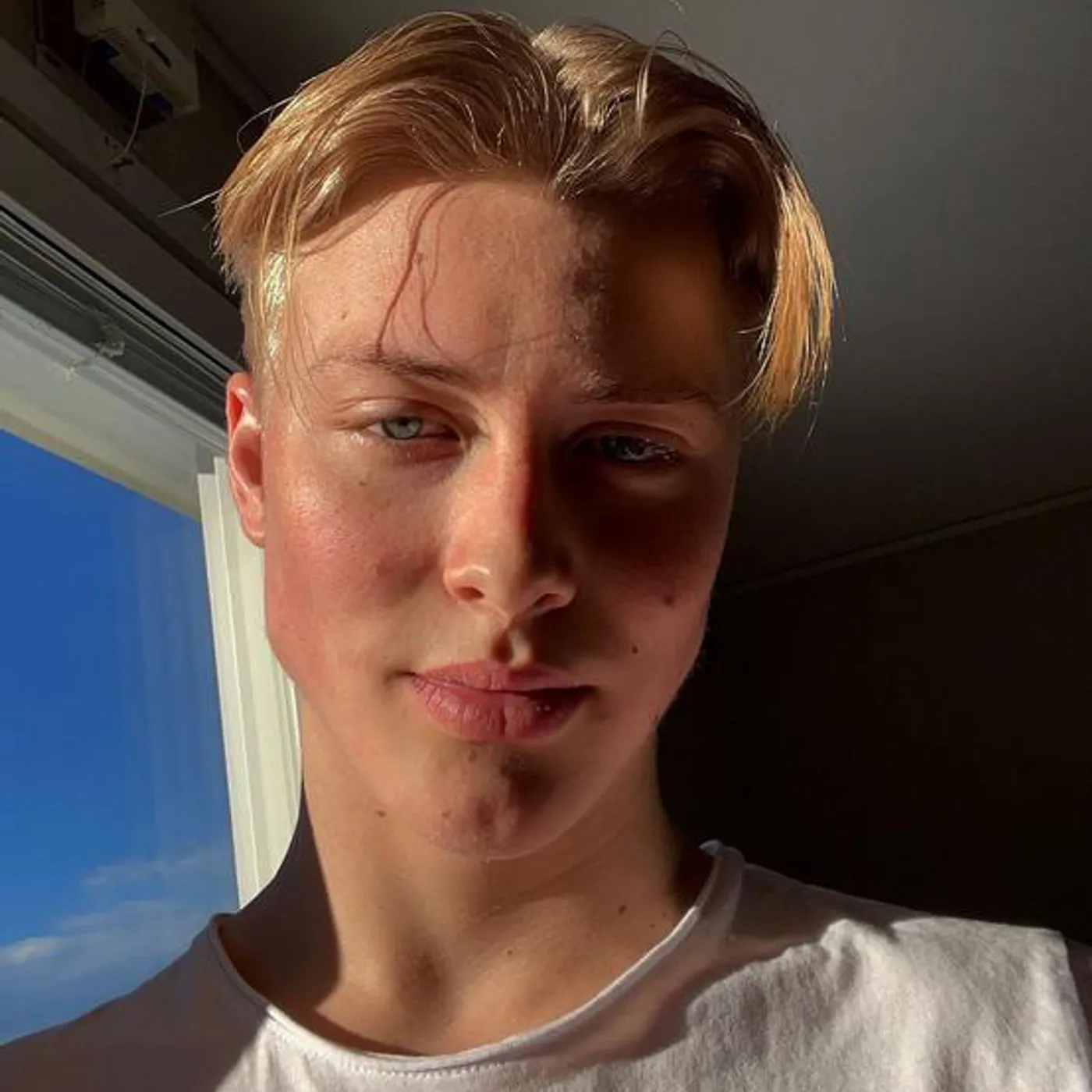 Alex Lundberg Brand Page