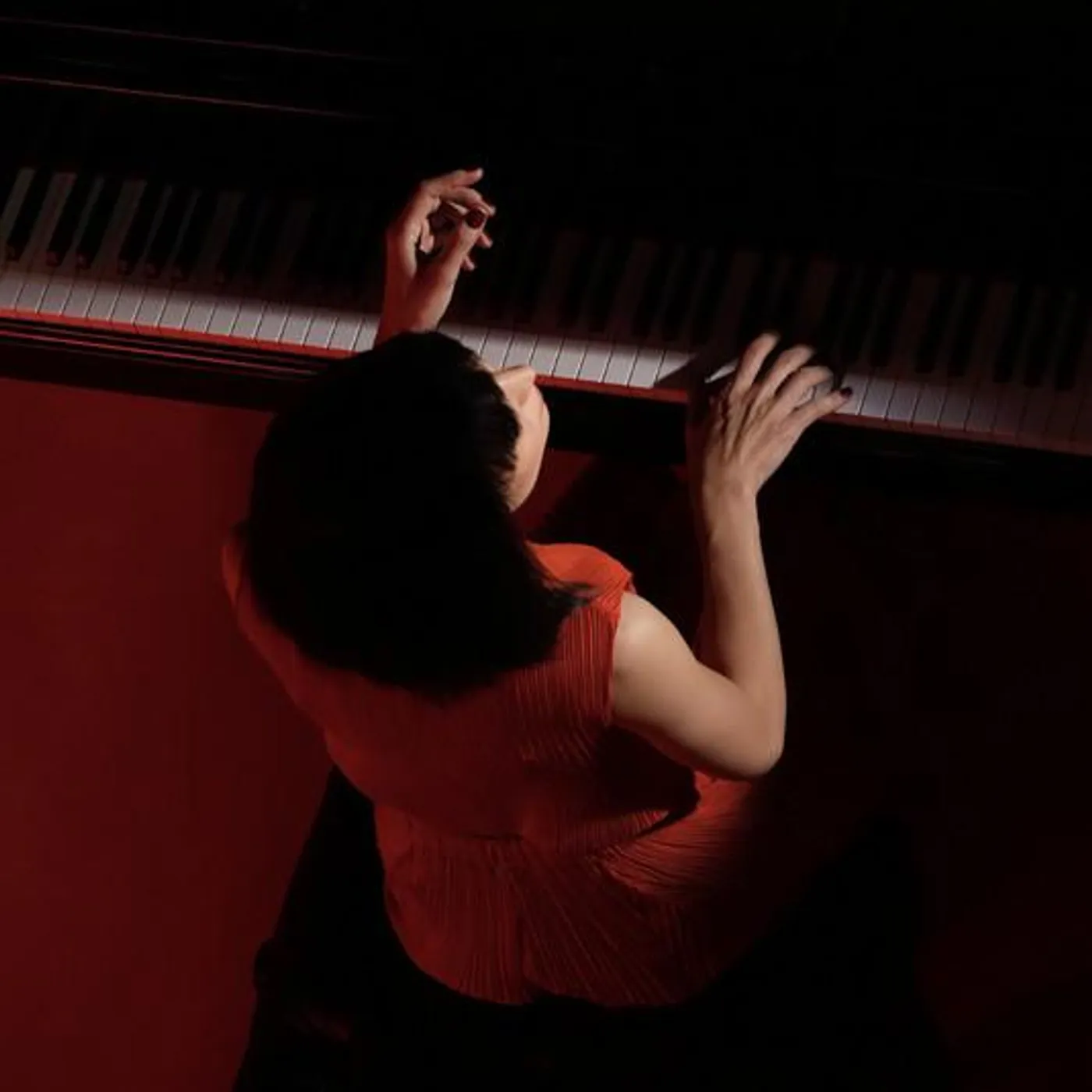 Alice Sara Ott Brand Page