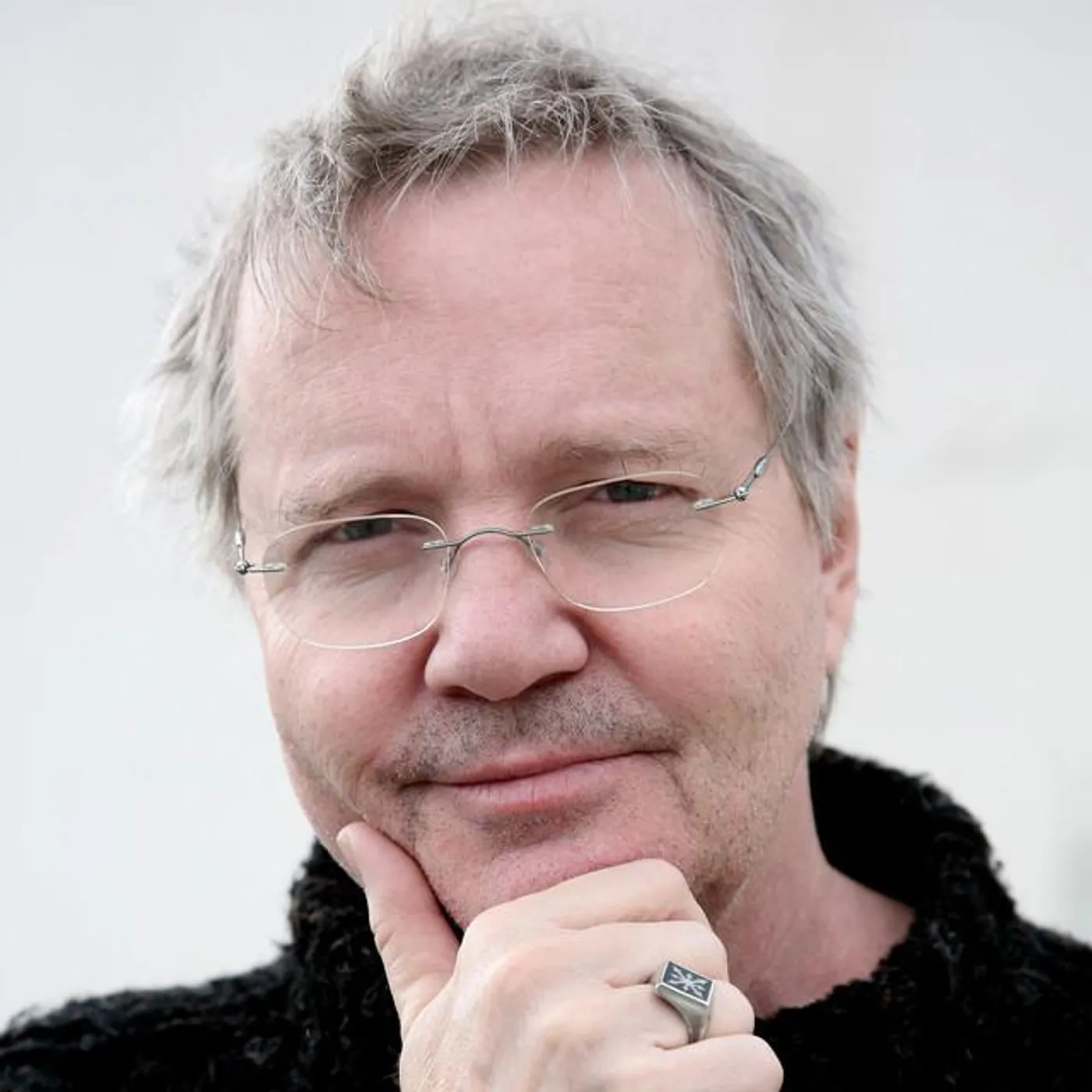 Alon Oleartchik Brand Page