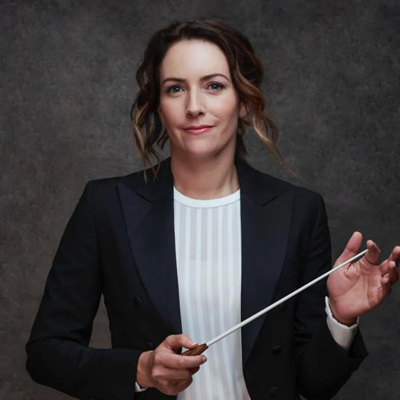 Alondra de la Parra Brand Page