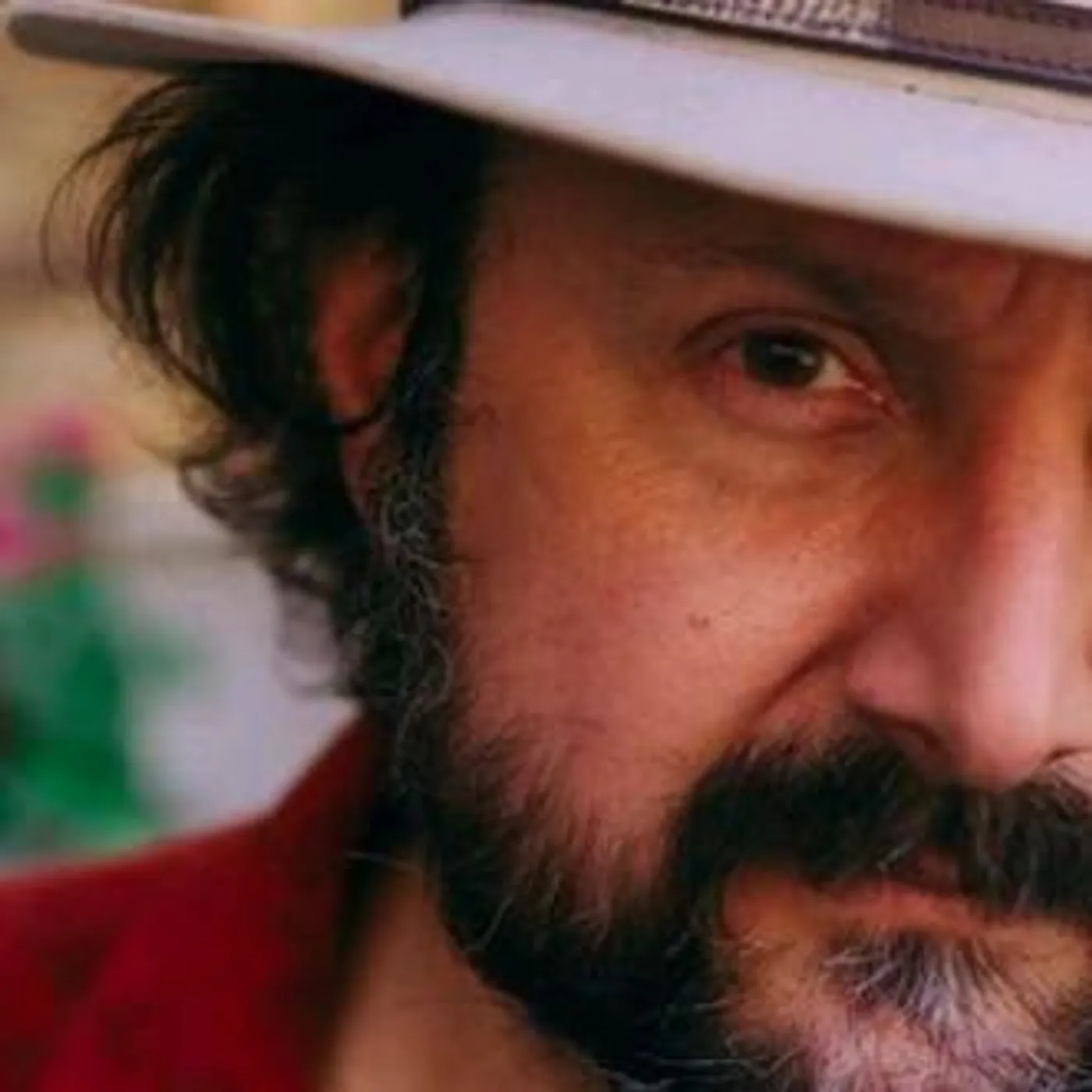 Arthur De Faria Brand Page