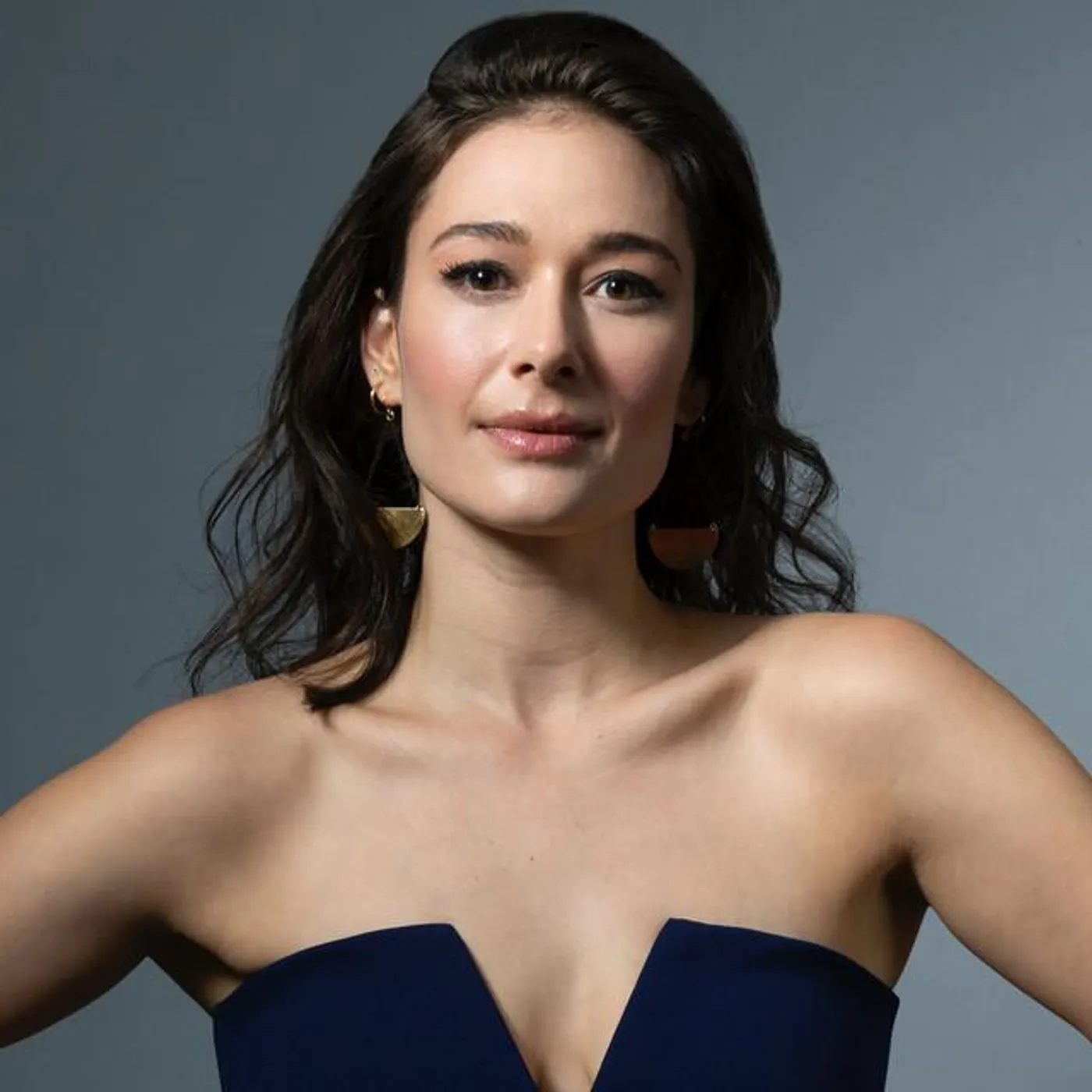 Arianna Neikrug Brand Page