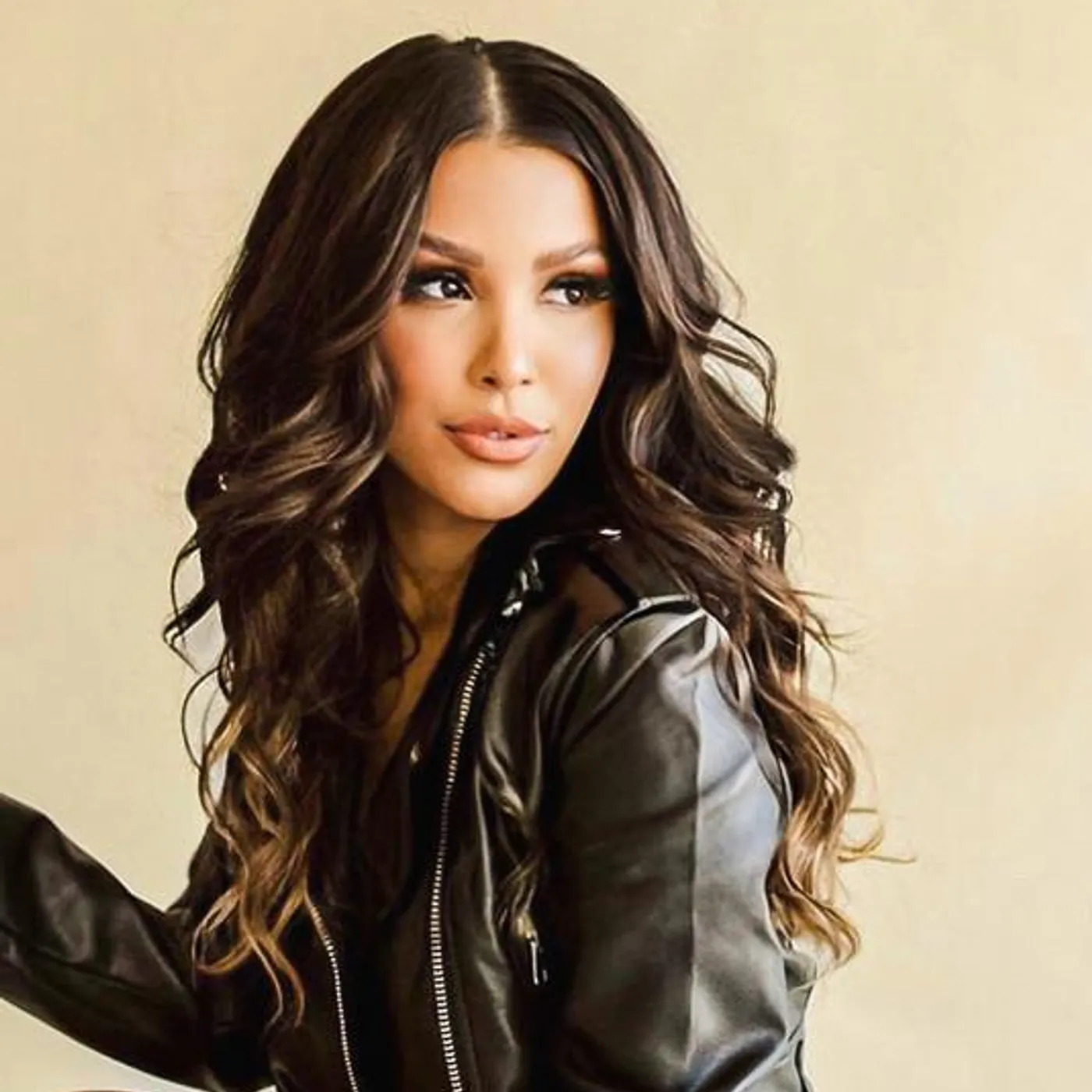 Ashliegh Lisset Brand Page