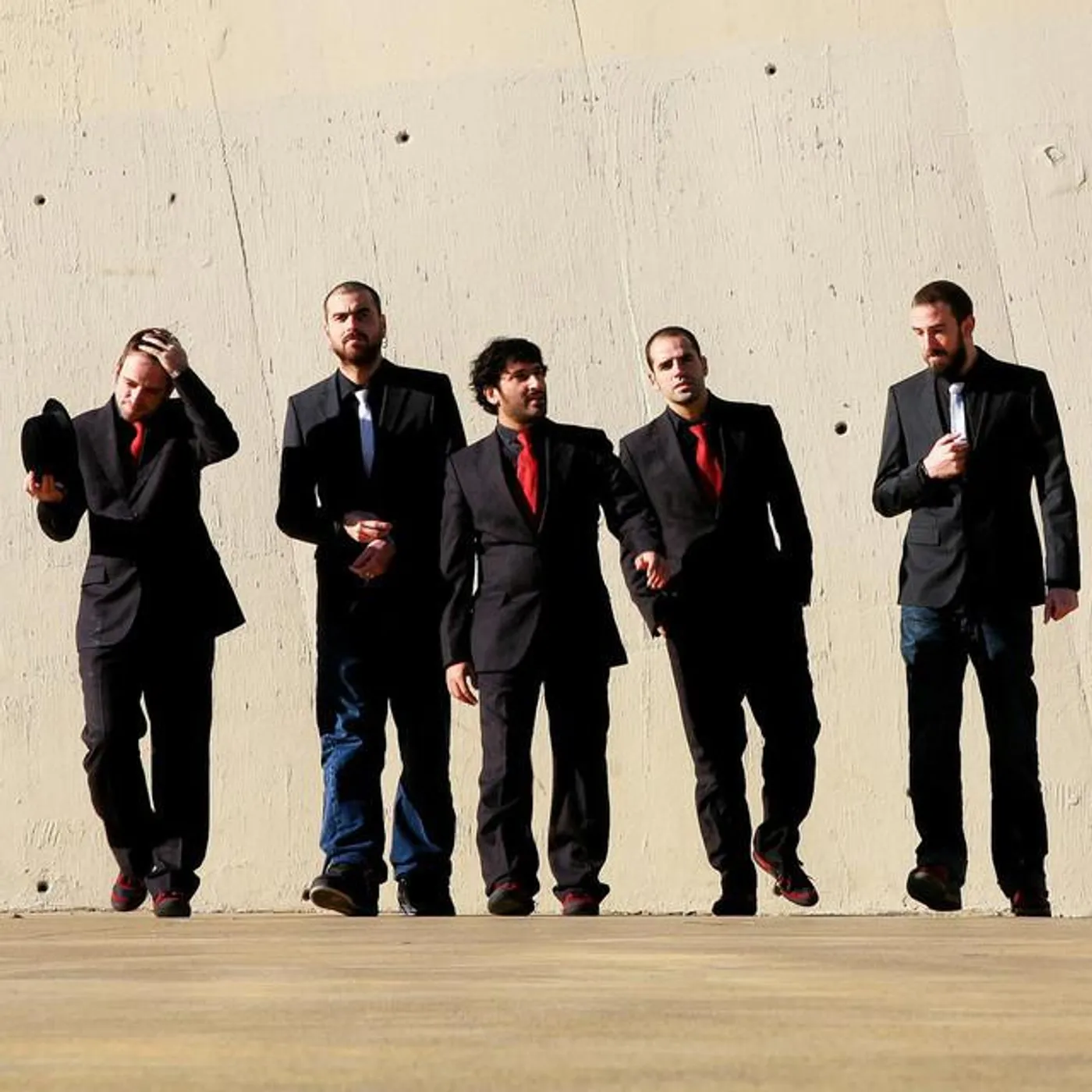 At Versaris i Asstrio Brand Page