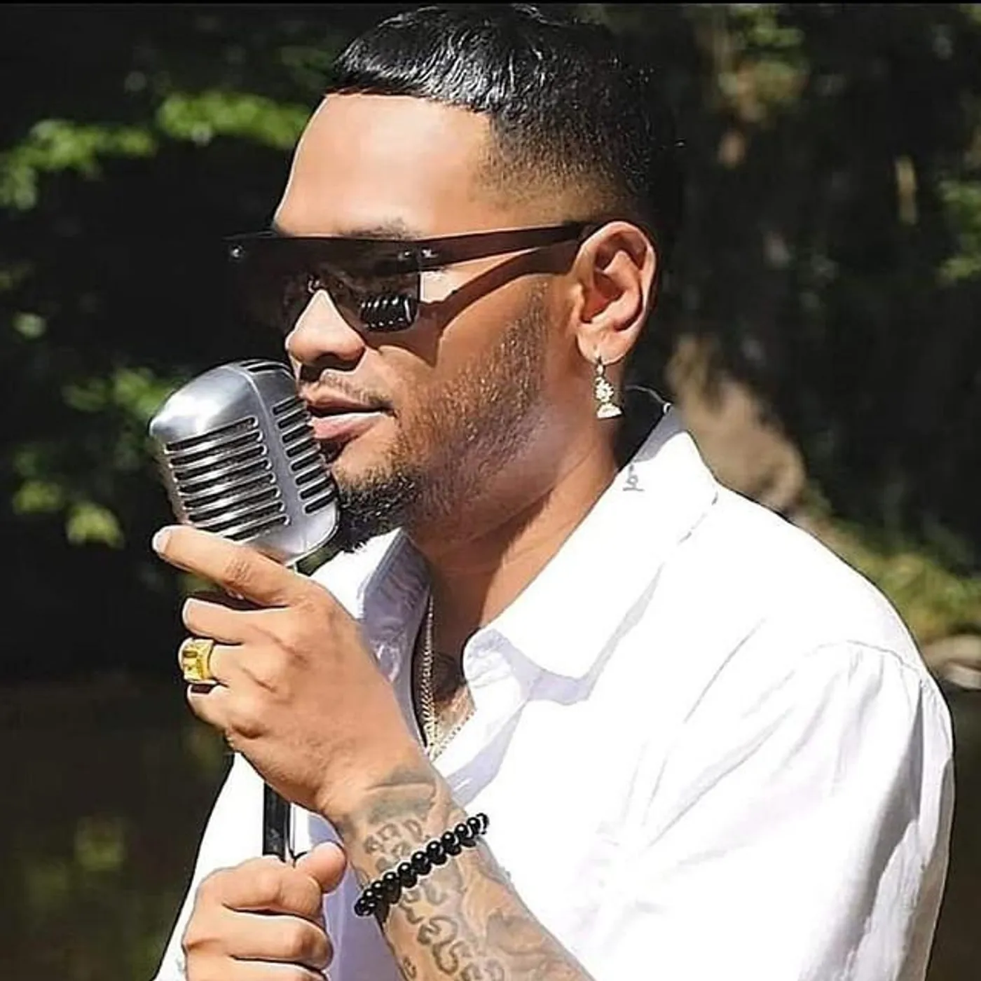 Badassvon Brand Page