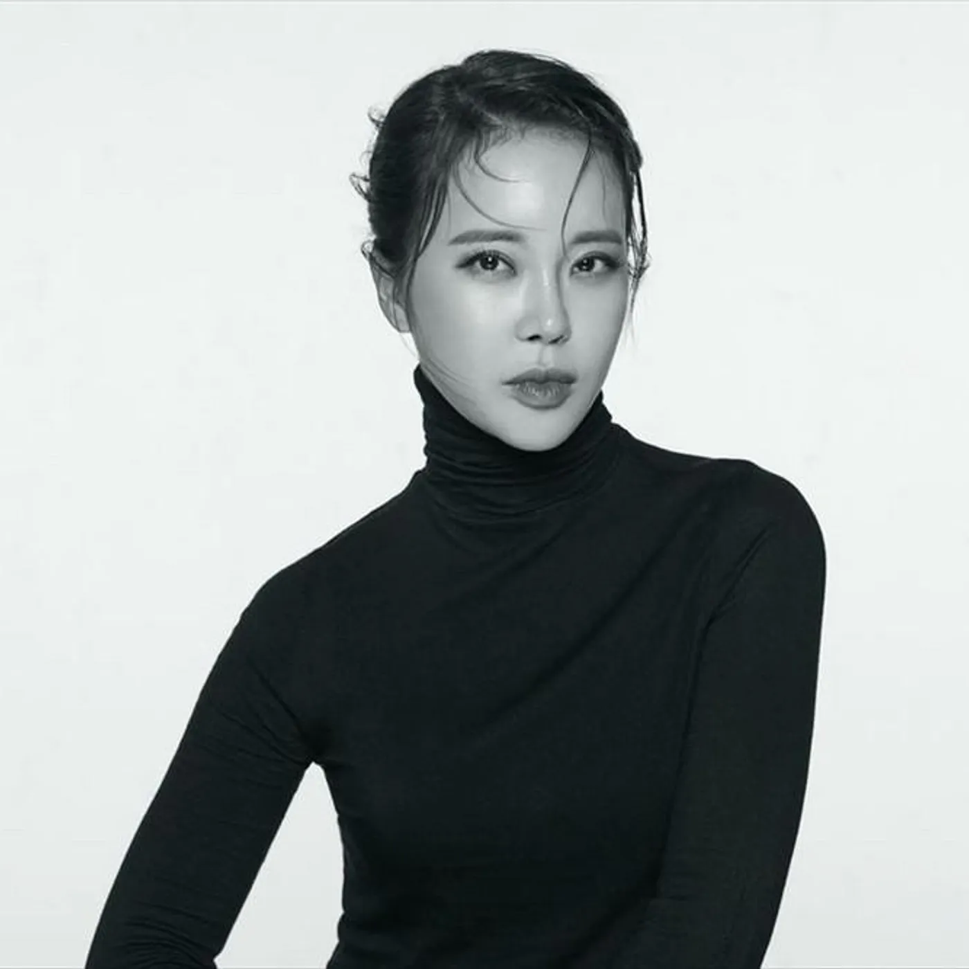 Baek Ji Young Brand Page