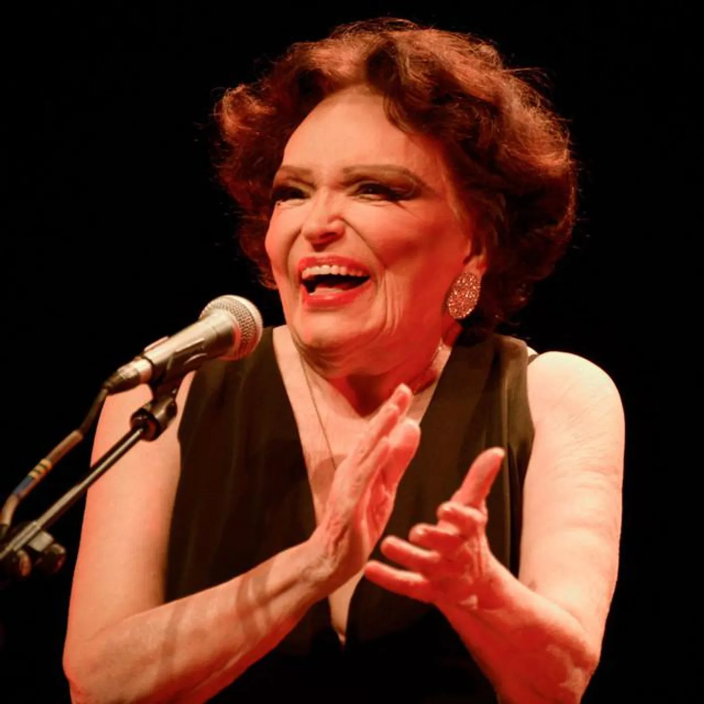 Bibi Ferreira Brand Page