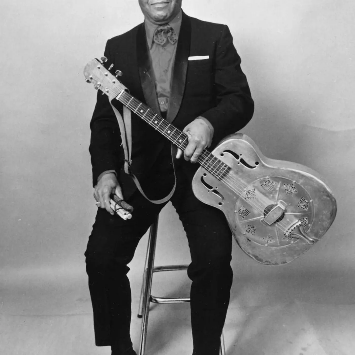 Blind Arvella Gray Brand Page