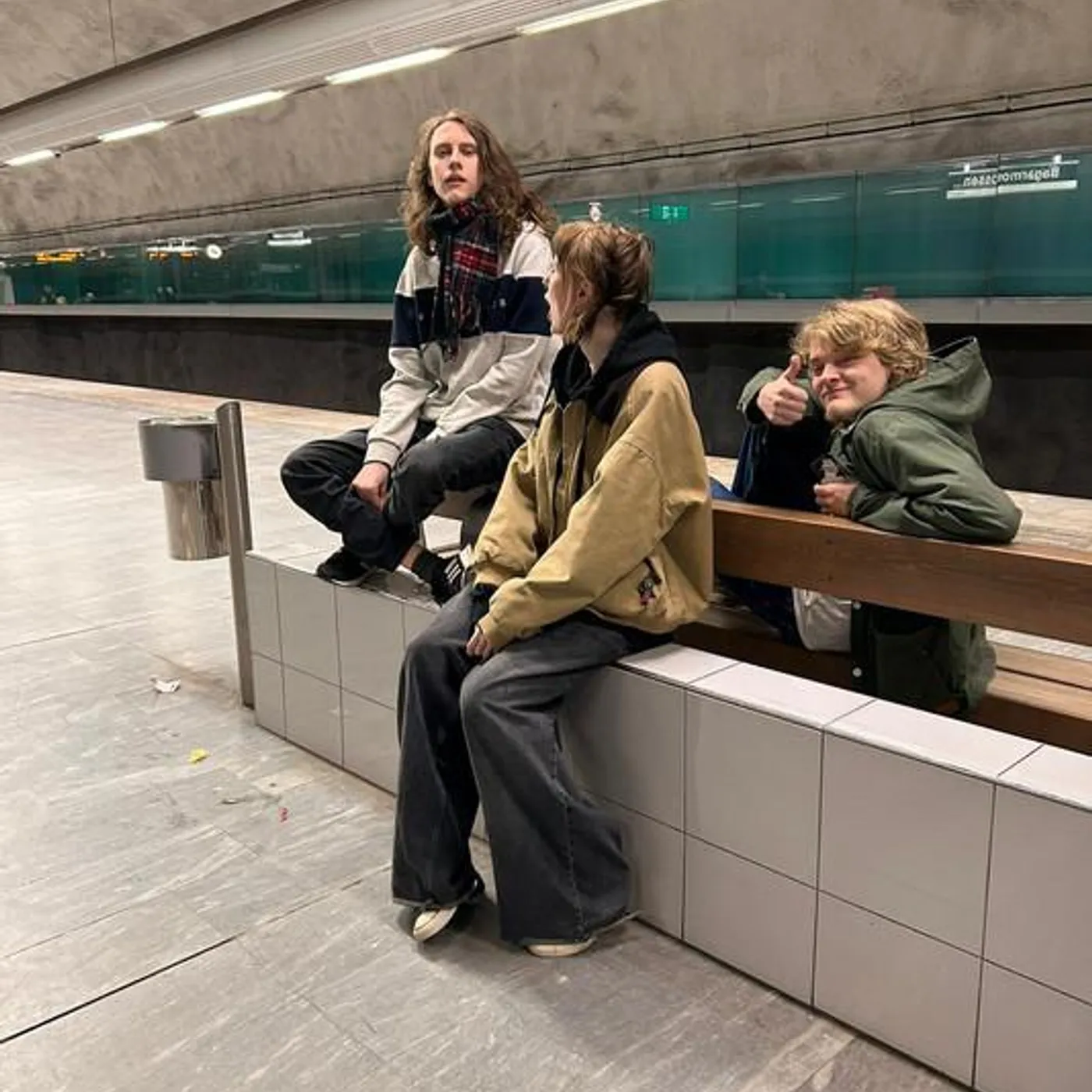 Dålig Isolering Brand Page