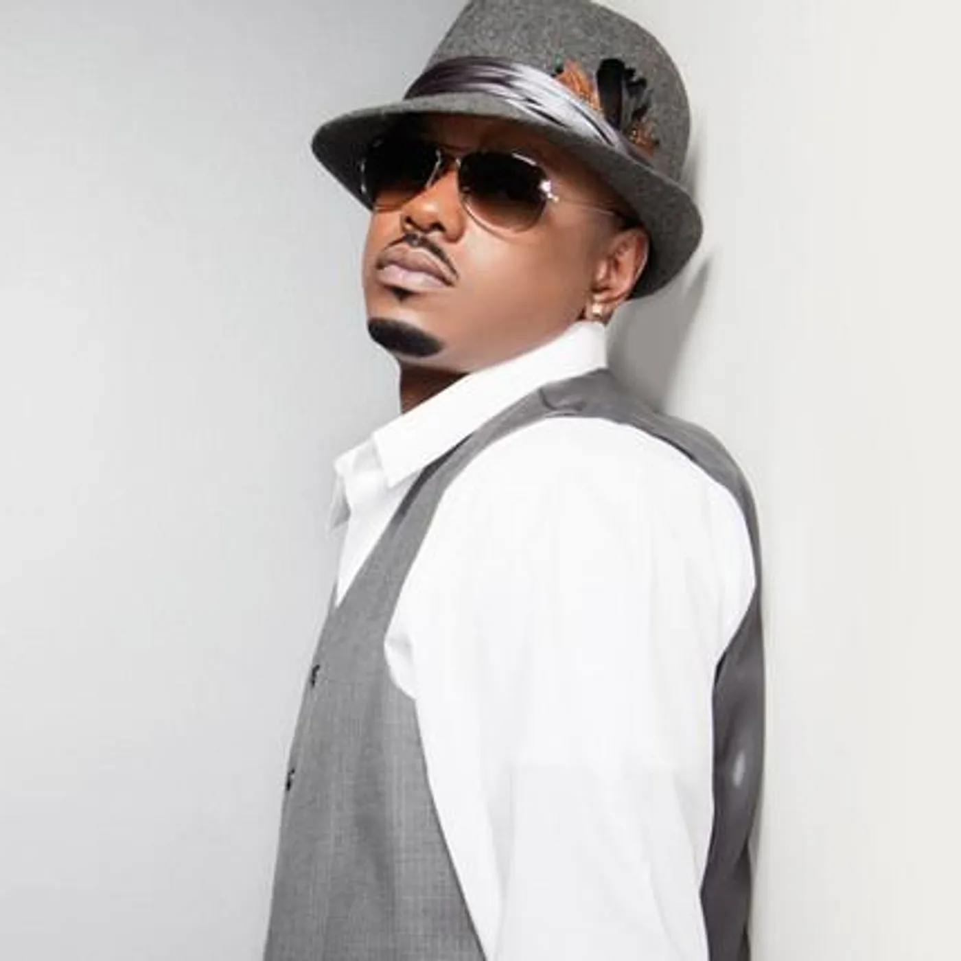 Donell Jones Brand Page