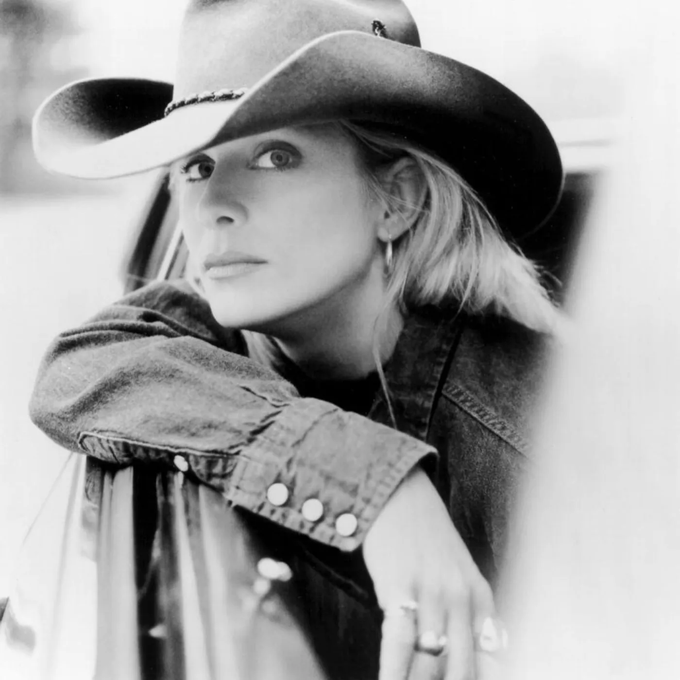 Danni Leigh Brand Page