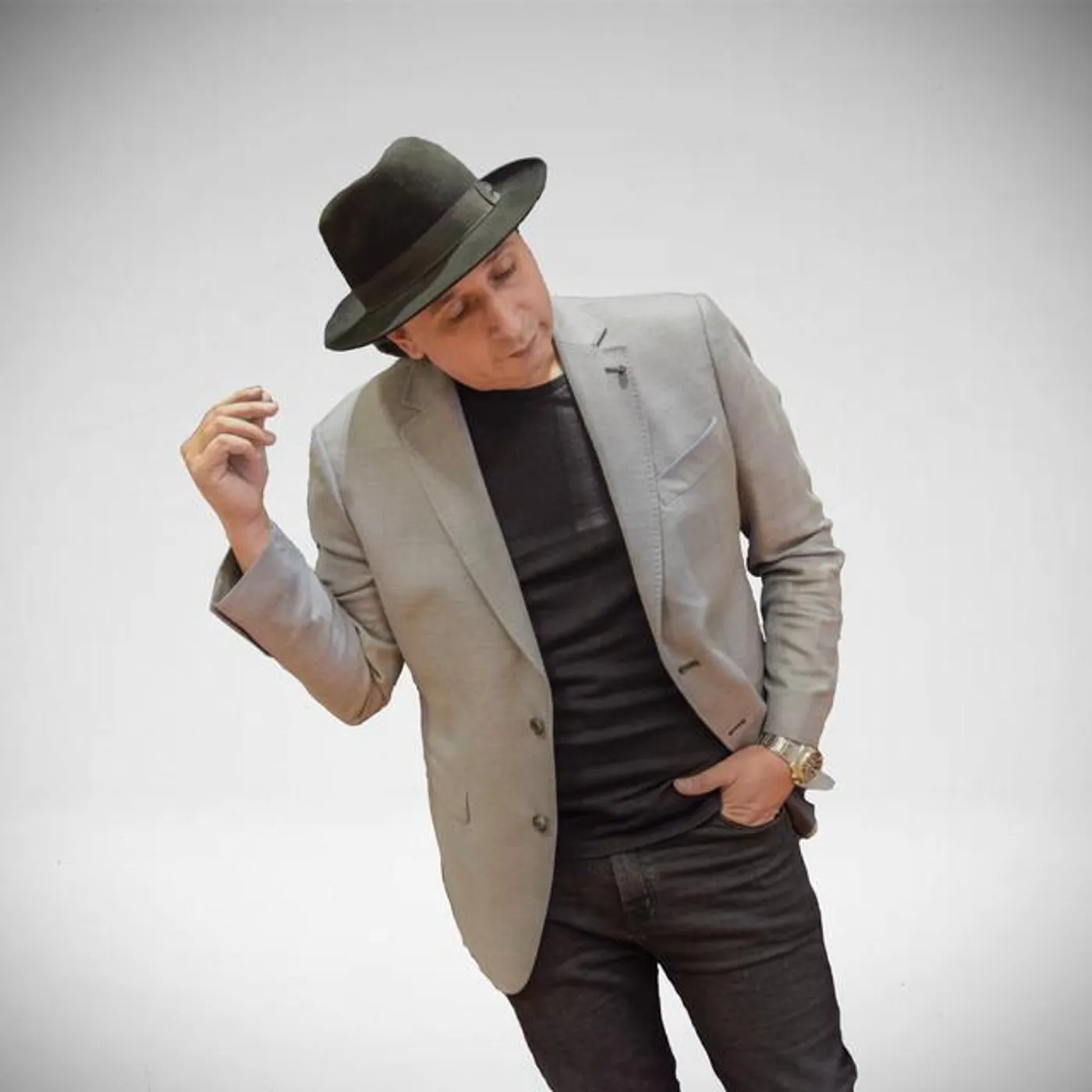 Dany Hoyos Brand Page